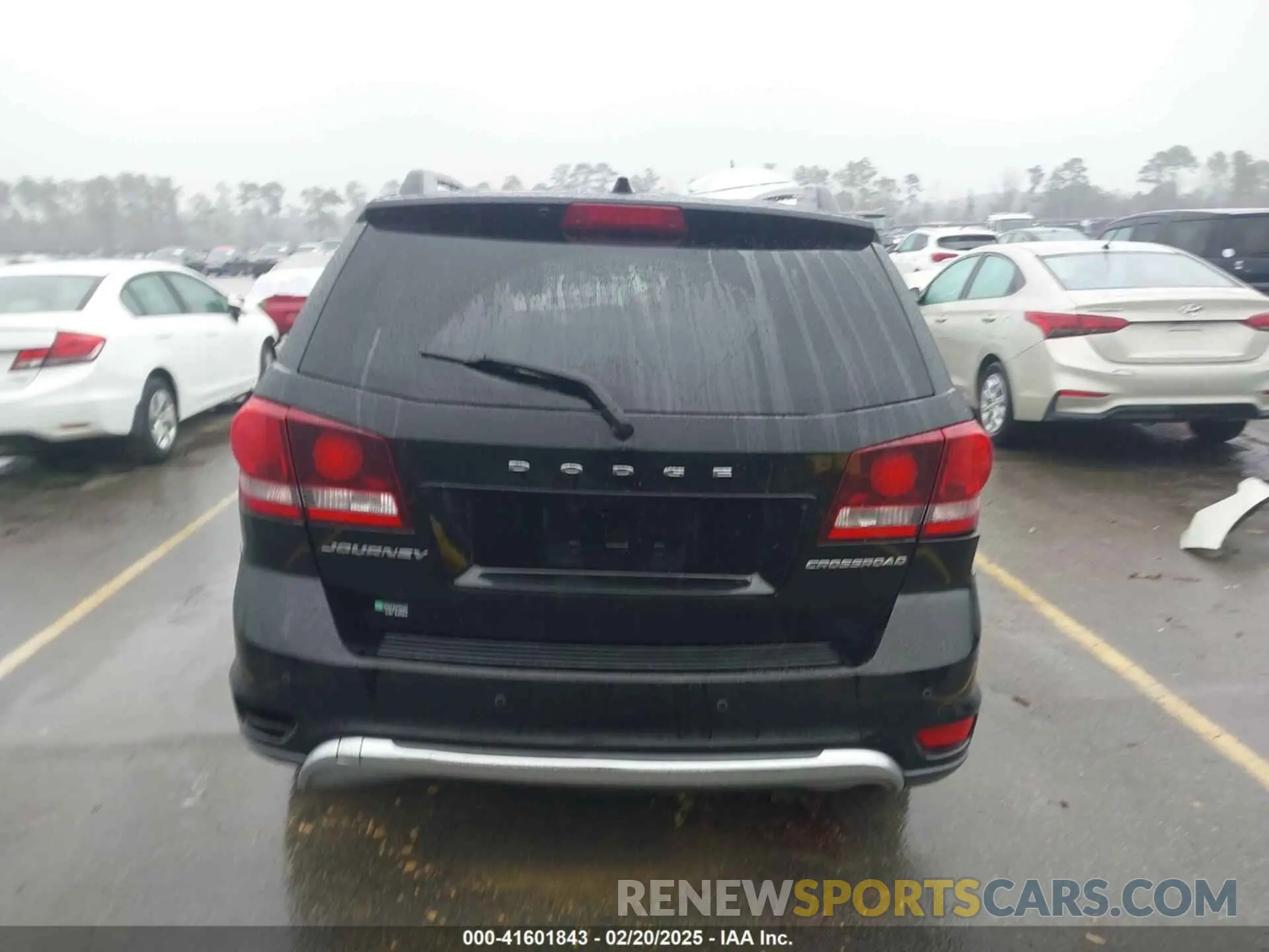 15 Photograph of a damaged car 3C4PDCGB9LT188083 DODGE JOURNEY 2020