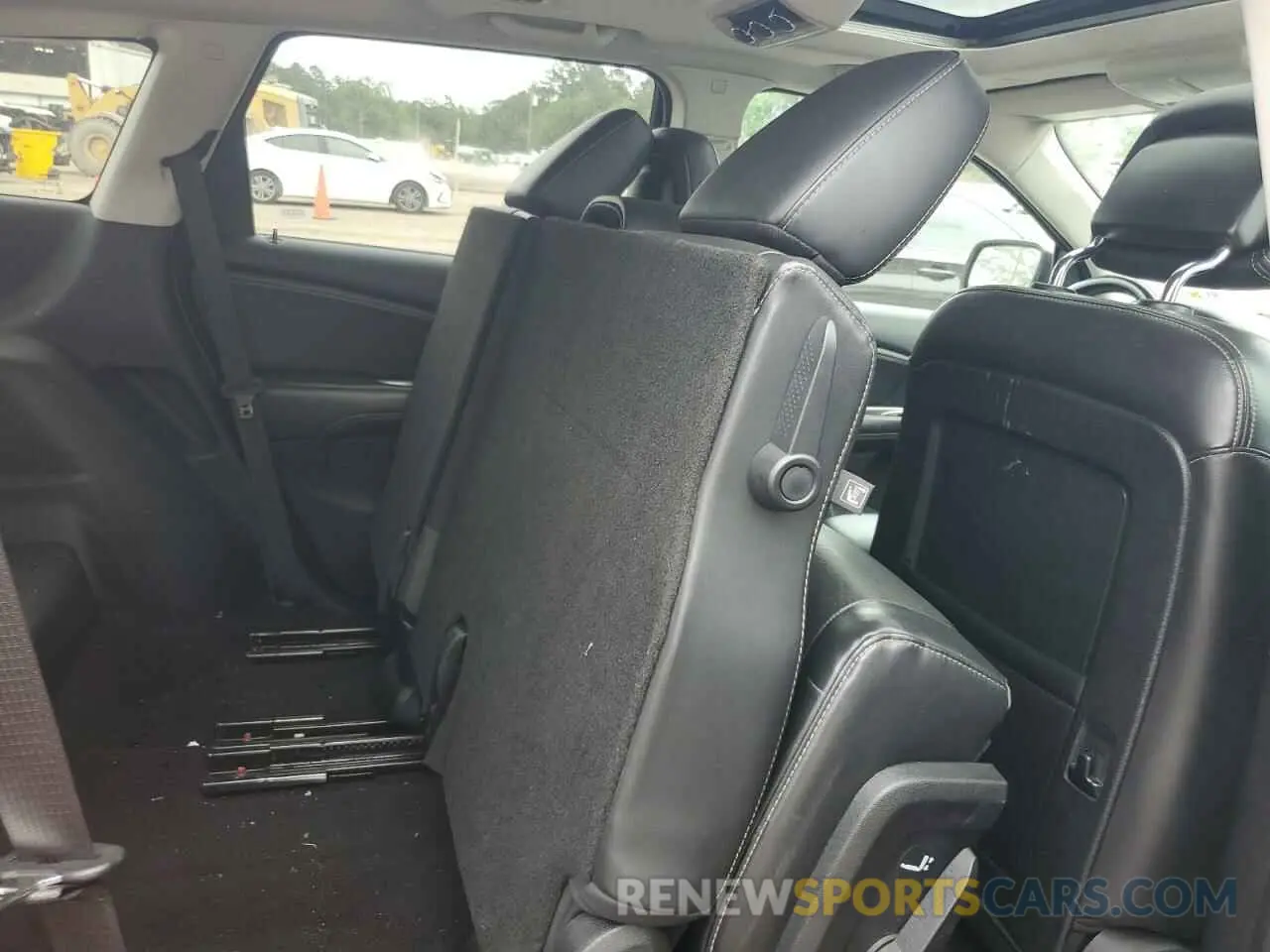 11 Photograph of a damaged car 3C4PDCGB9LT201138 DODGE JOURNEY 2020