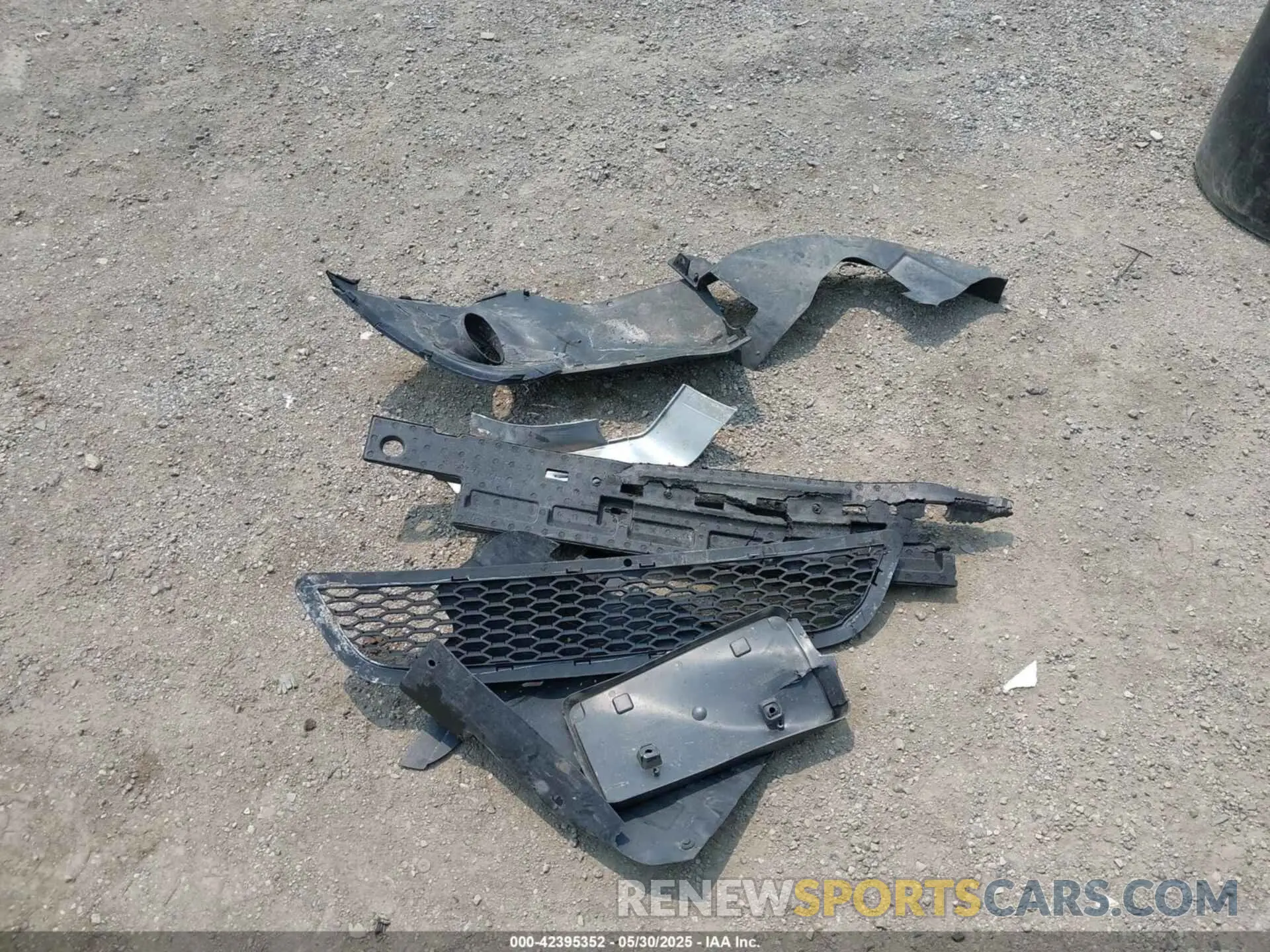 12 Photograph of a damaged car 3C4PDCGB9LT201432 DODGE JOURNEY 2020