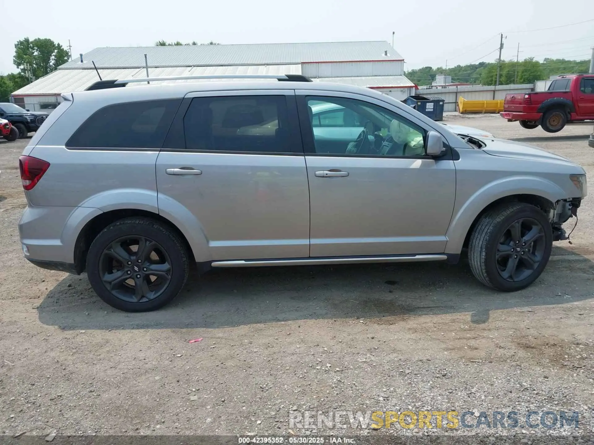 14 Photograph of a damaged car 3C4PDCGB9LT201432 DODGE JOURNEY 2020