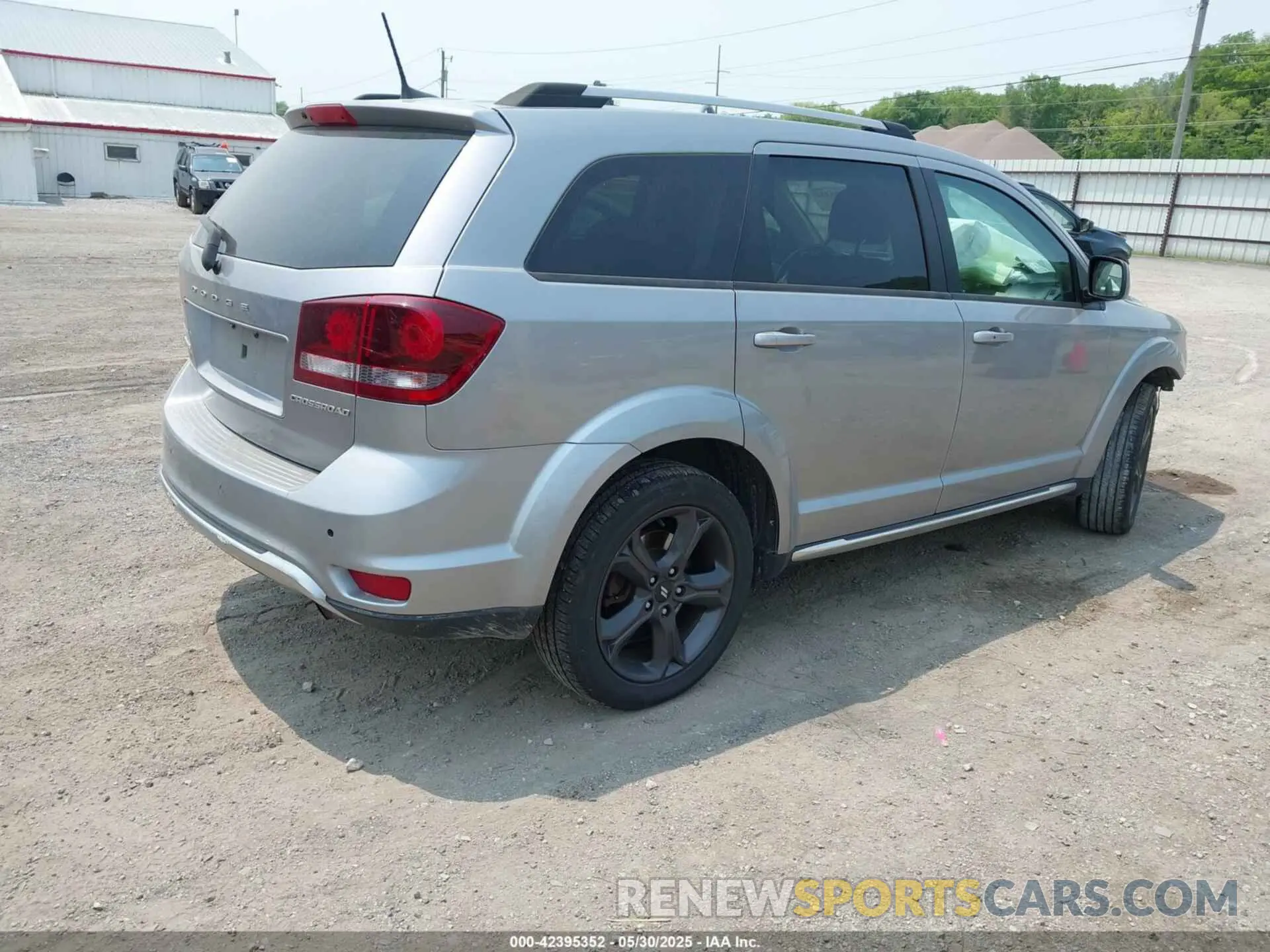4 Photograph of a damaged car 3C4PDCGB9LT201432 DODGE JOURNEY 2020