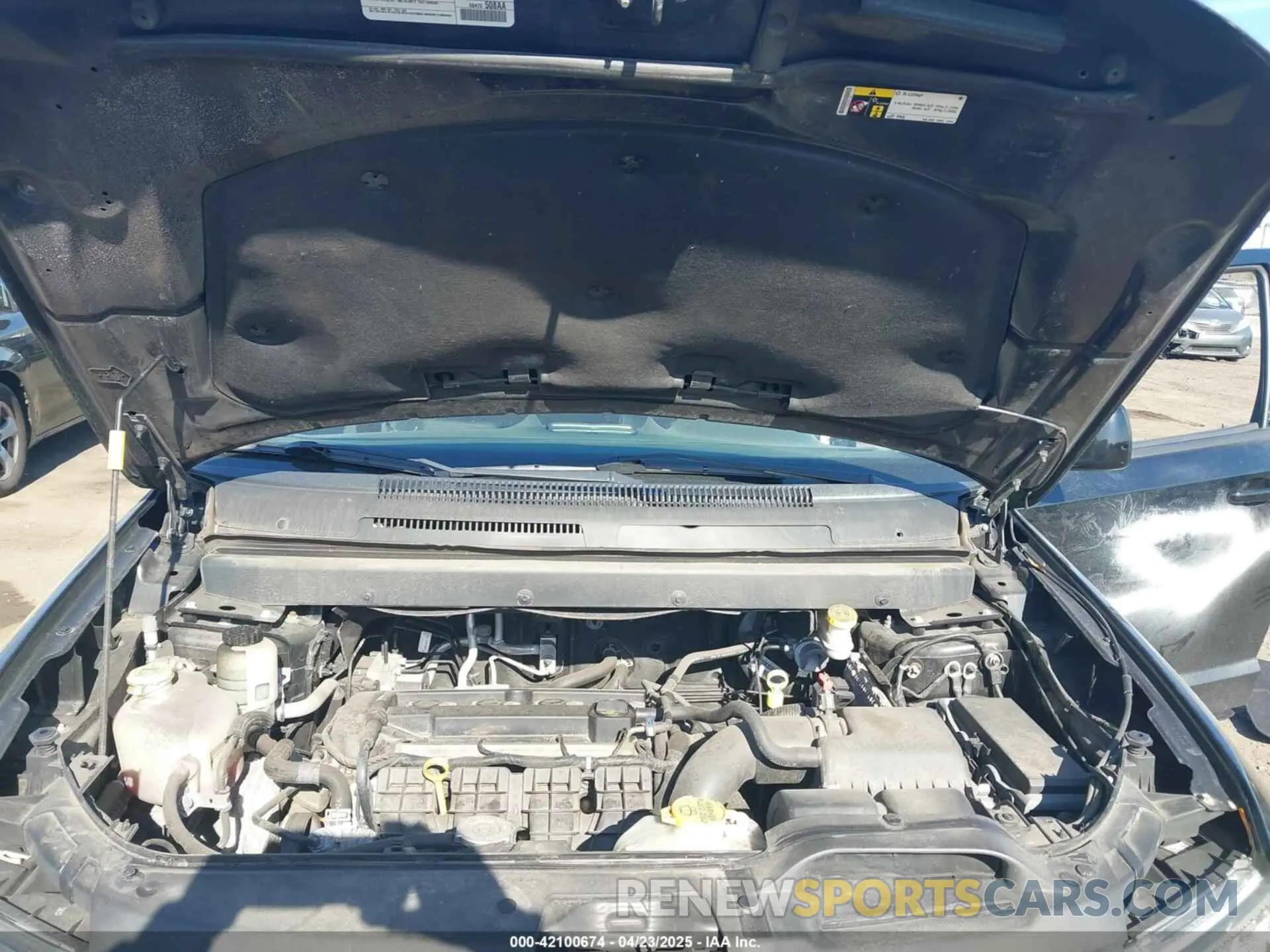 10 Photograph of a damaged car 3C4PDCGB9LT212673 DODGE JOURNEY 2020