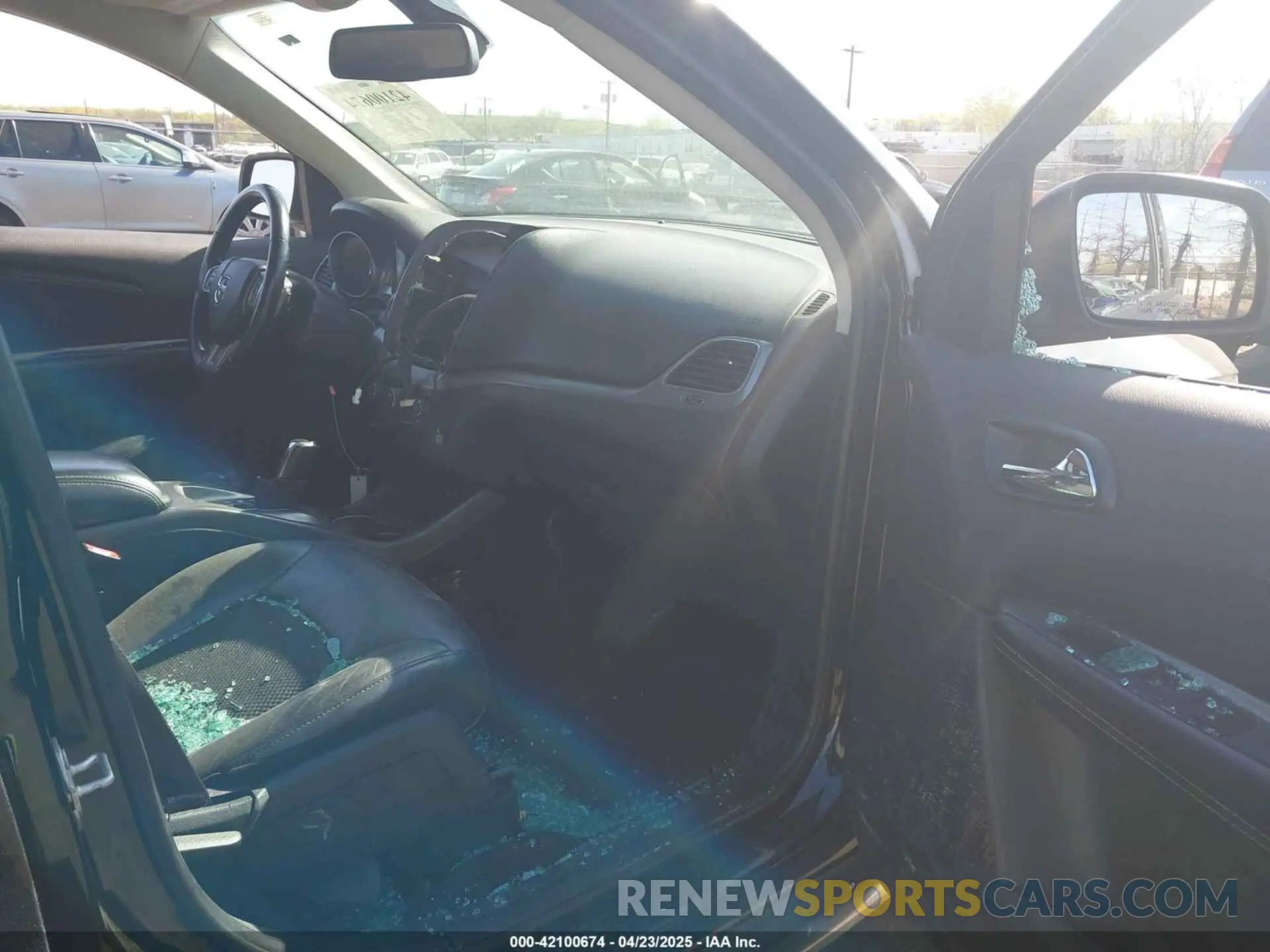 5 Photograph of a damaged car 3C4PDCGB9LT212673 DODGE JOURNEY 2020