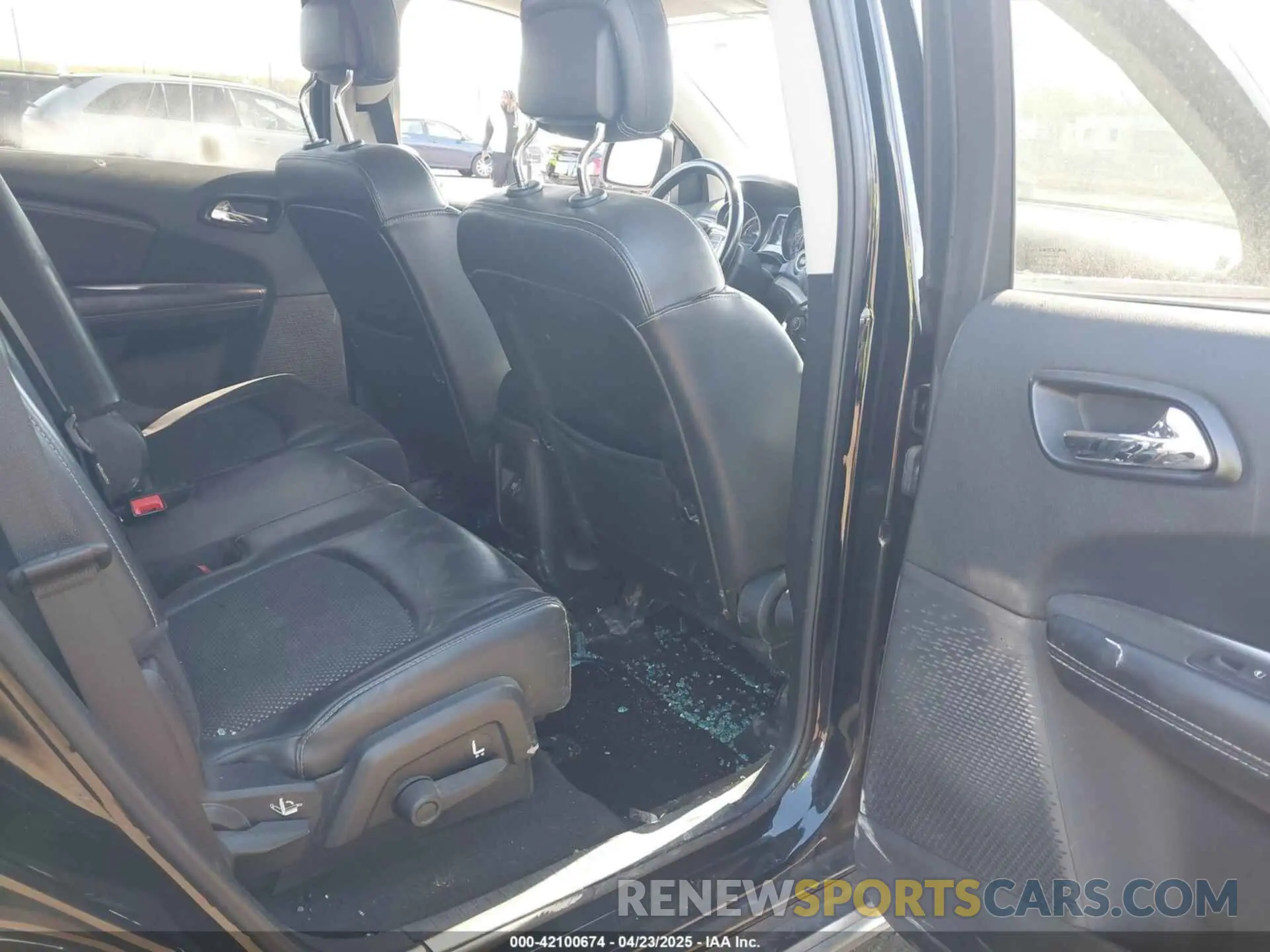 8 Photograph of a damaged car 3C4PDCGB9LT212673 DODGE JOURNEY 2020