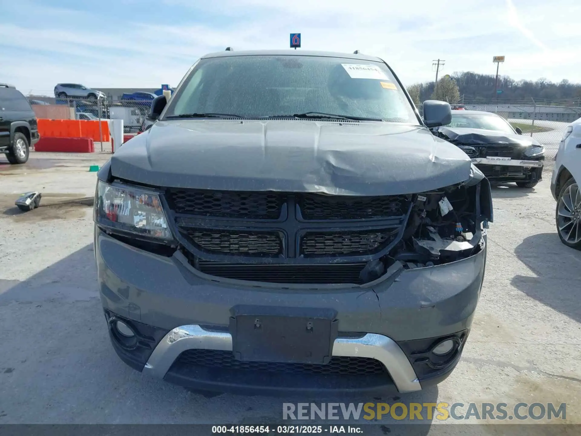 13 Photograph of a damaged car 3C4PDCGB9LT268385 DODGE JOURNEY 2020