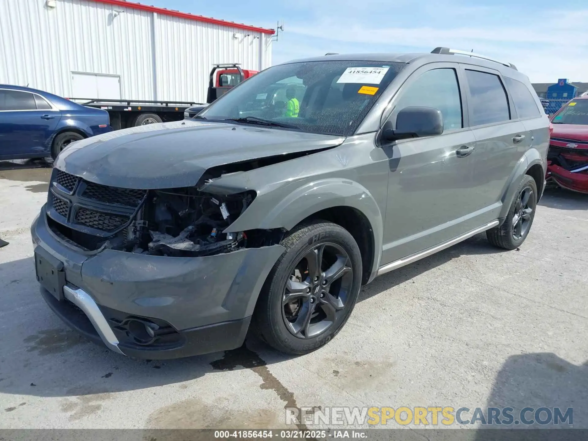 2 Photograph of a damaged car 3C4PDCGB9LT268385 DODGE JOURNEY 2020