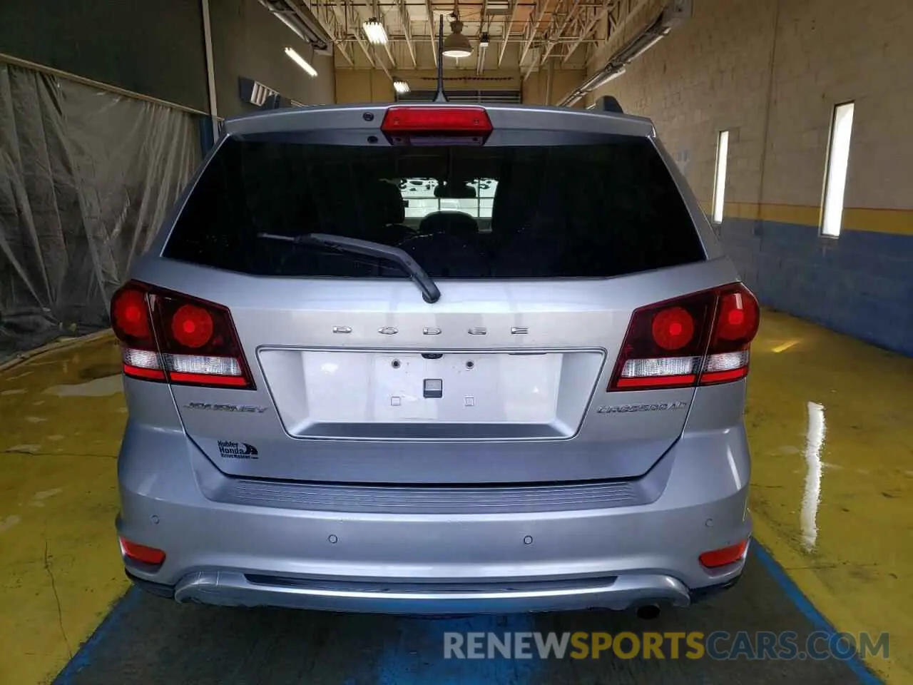 6 Photograph of a damaged car 3C4PDCGBXLT271442 DODGE JOURNEY 2020