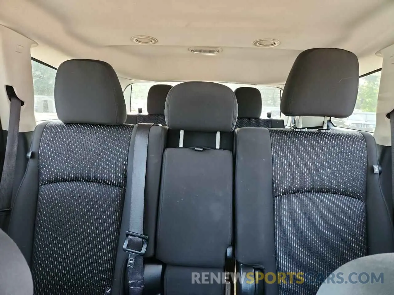 10 Photograph of a damaged car 3C4PDCAB1HT562041 DODGE JOURNEY 2024