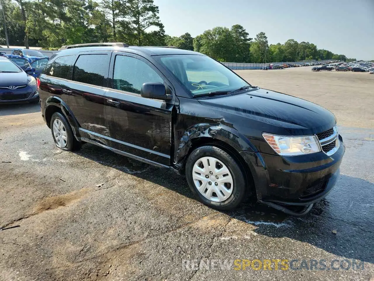 4 Photograph of a damaged car 3C4PDCAB1HT562041 DODGE JOURNEY 2024