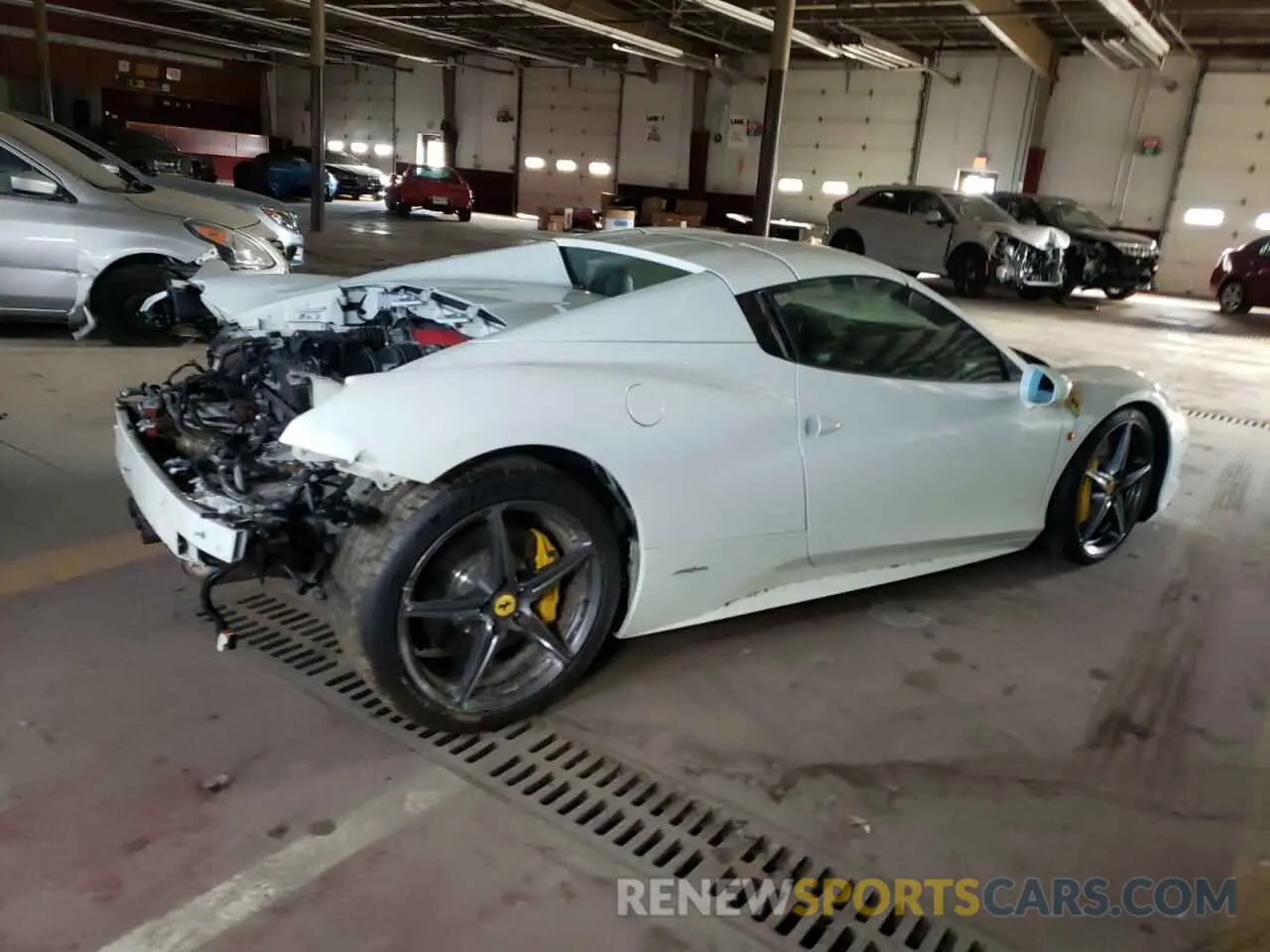 3 Photograph of a damaged car ZFF68NHA4D0192365 FERRARI ALL MODELS 2013
