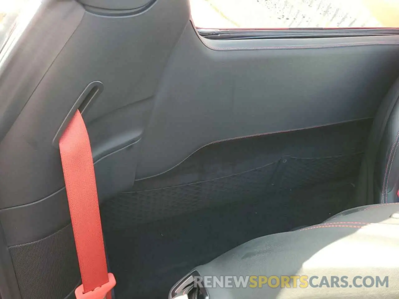 10 Photograph of a damaged car ZFF93LMAXN0275841 FERRARI ALL MODELS 2022