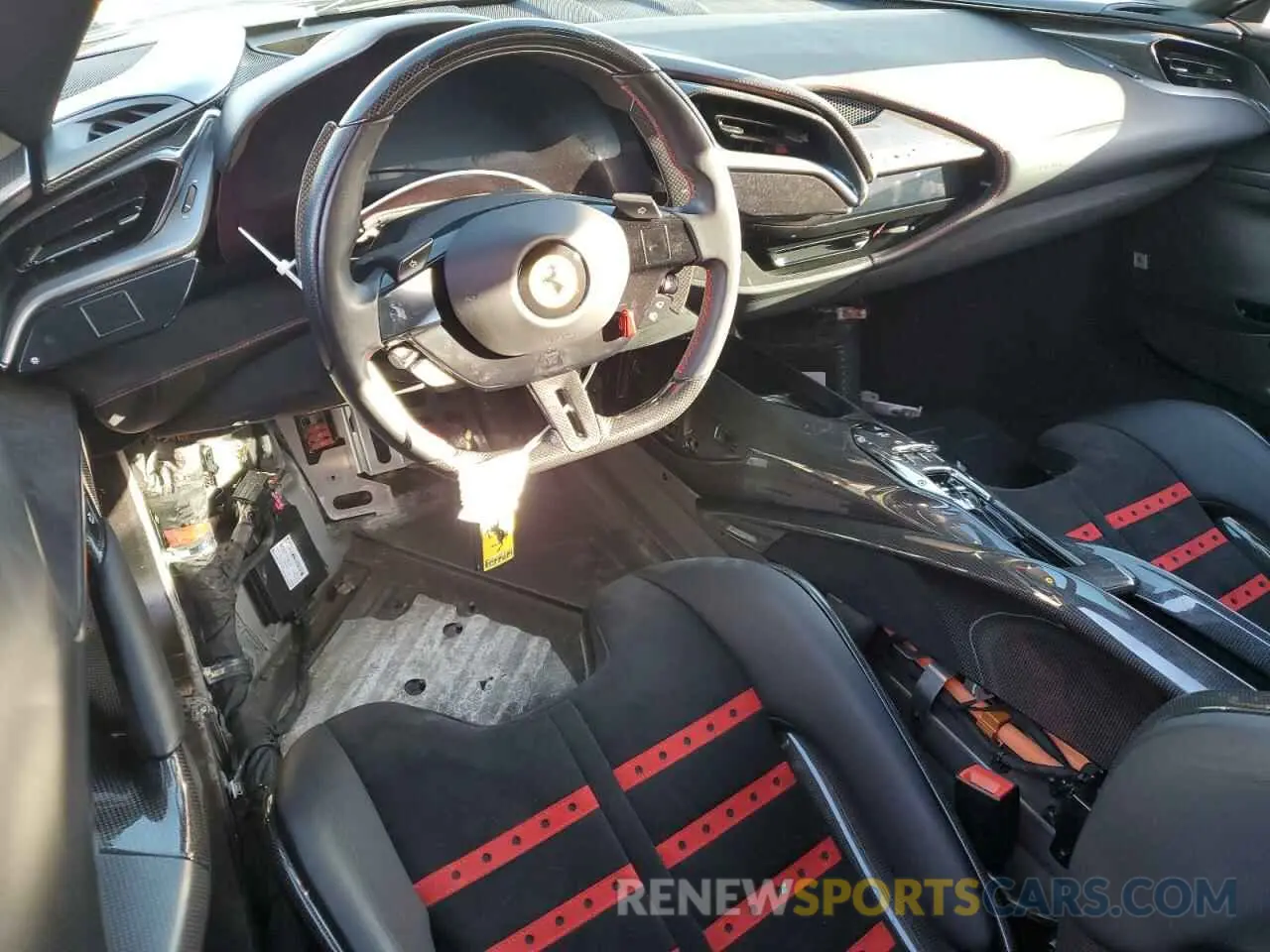 8 Photograph of a damaged car ZFF95NLA6N0276511 FERRARI ALL MODELS 2022