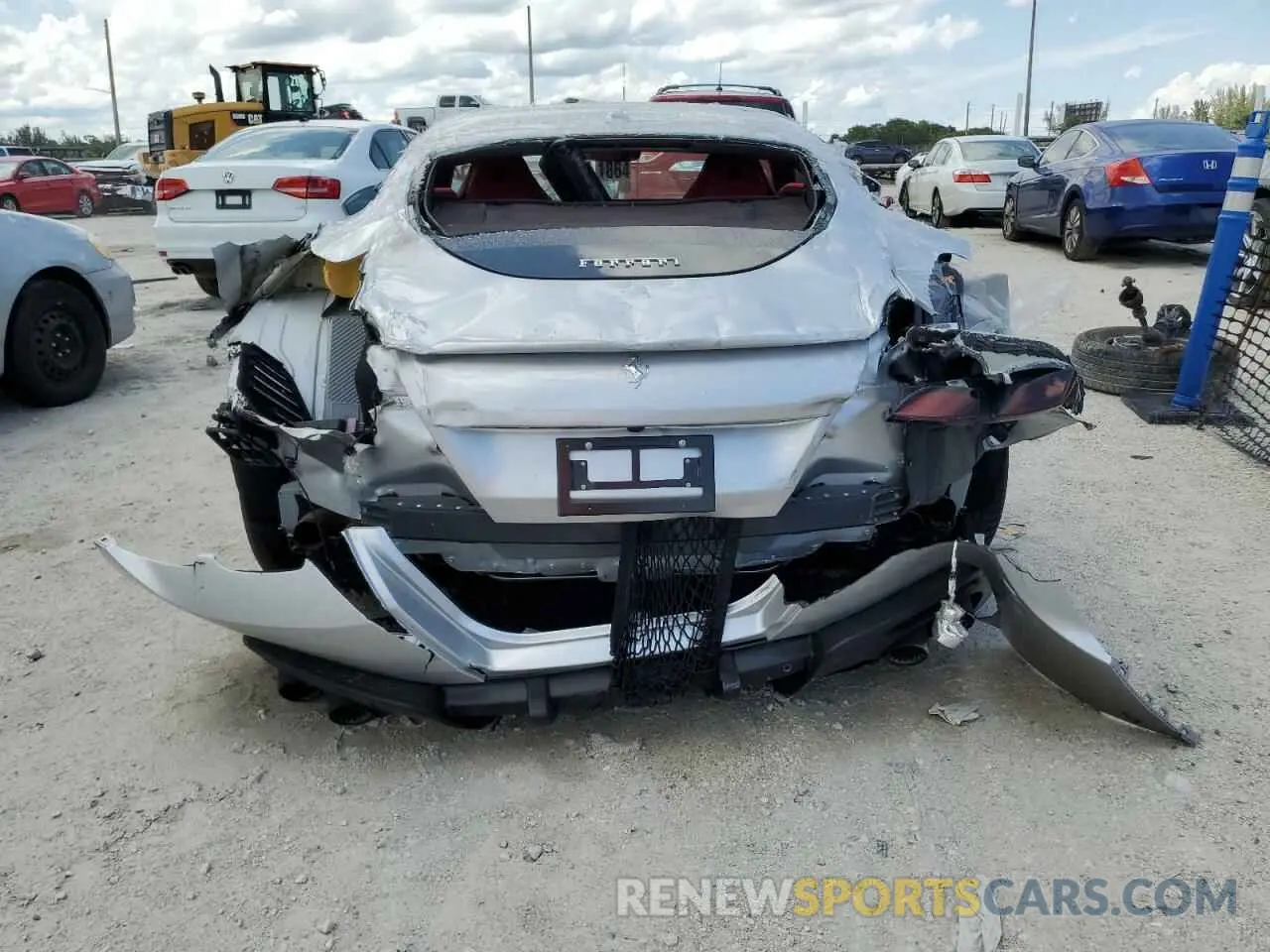 6 Photograph of a damaged car ZFF98RNA1N0279070 FERRARI ALL MODELS 2022