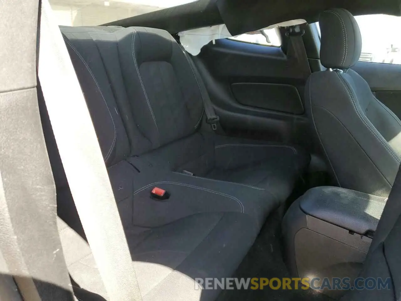 10 Photograph of a damaged car 1FA6P8TH0K5168688 FORD ALL Models 2019