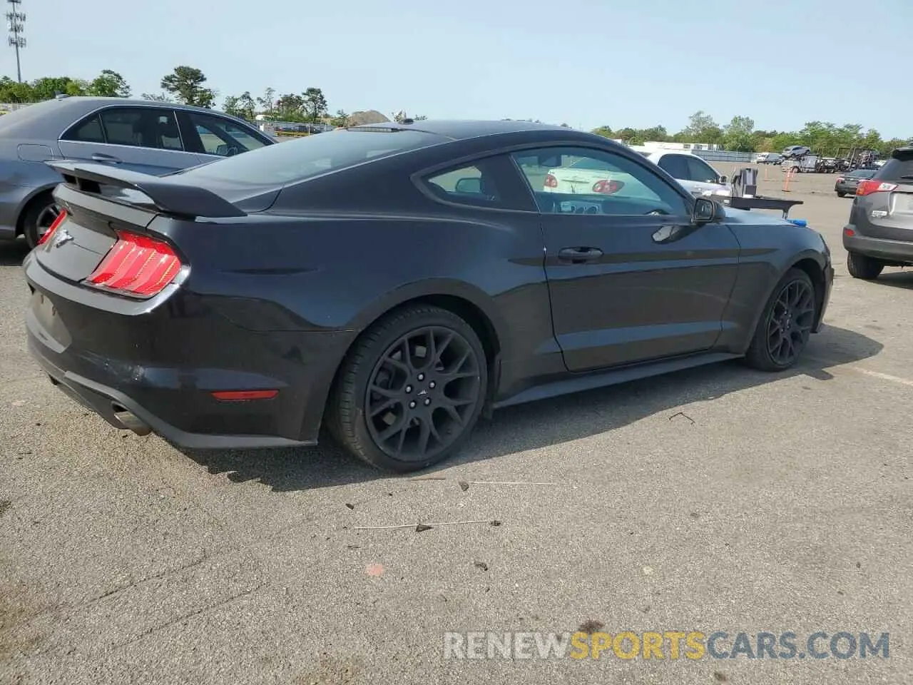 3 Photograph of a damaged car 1FA6P8TH0K5184275 FORD ALL Models 2019