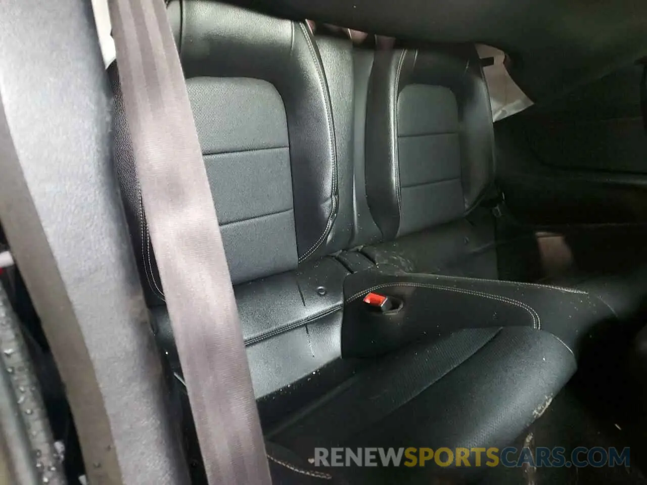 10 Photograph of a damaged car 1FA6P8TH1K5151821 FORD ALL Models 2019