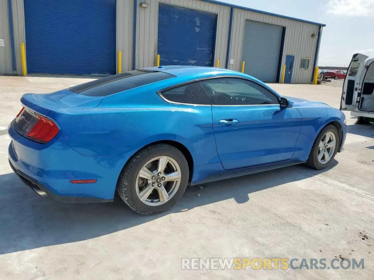 3 Photograph of a damaged car 1FA6P8TH2K5123140 FORD ALL Models 2019