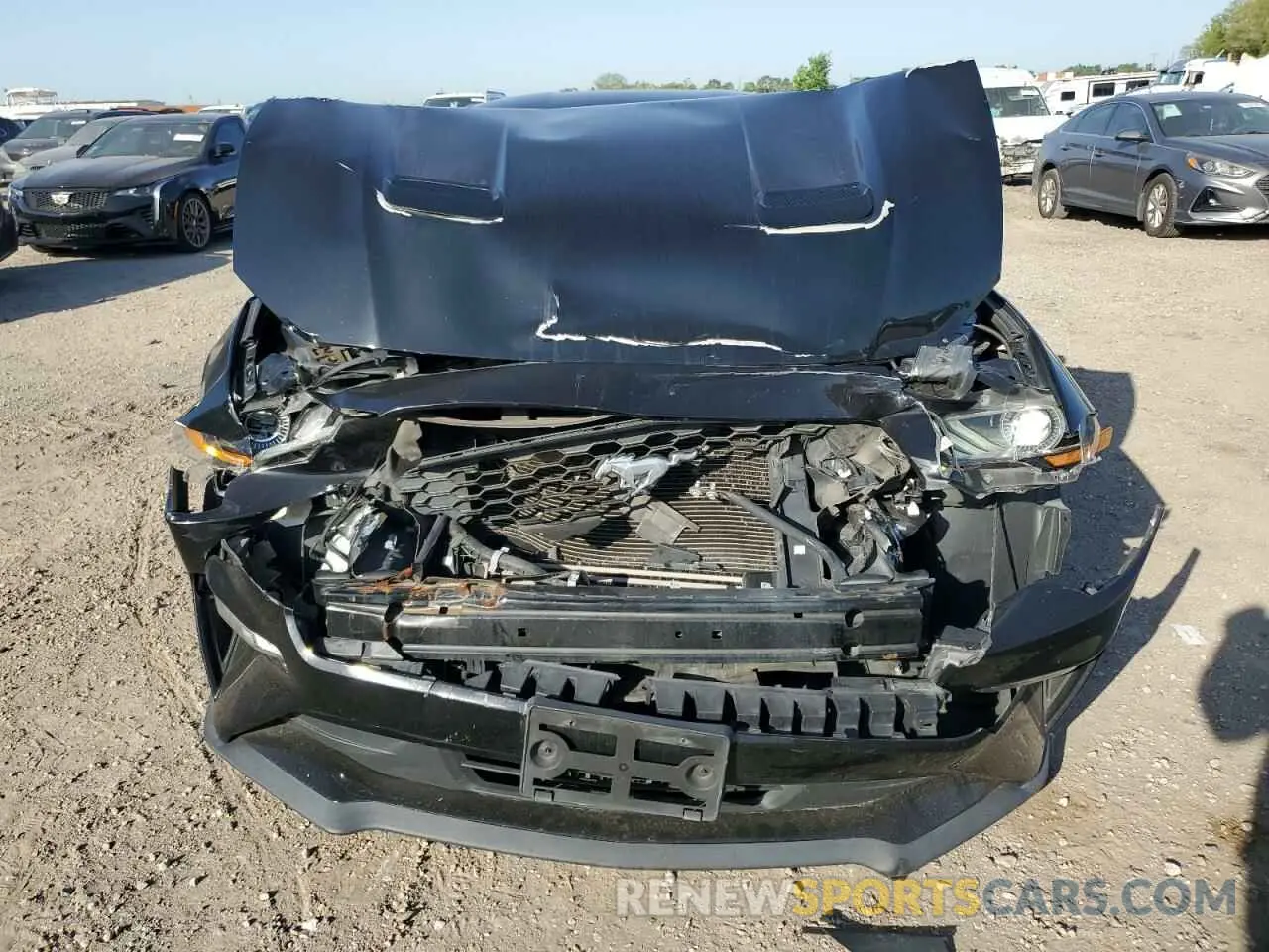 5 Photograph of a damaged car 1FA6P8TH5K5201720 FORD ALL Models 2019