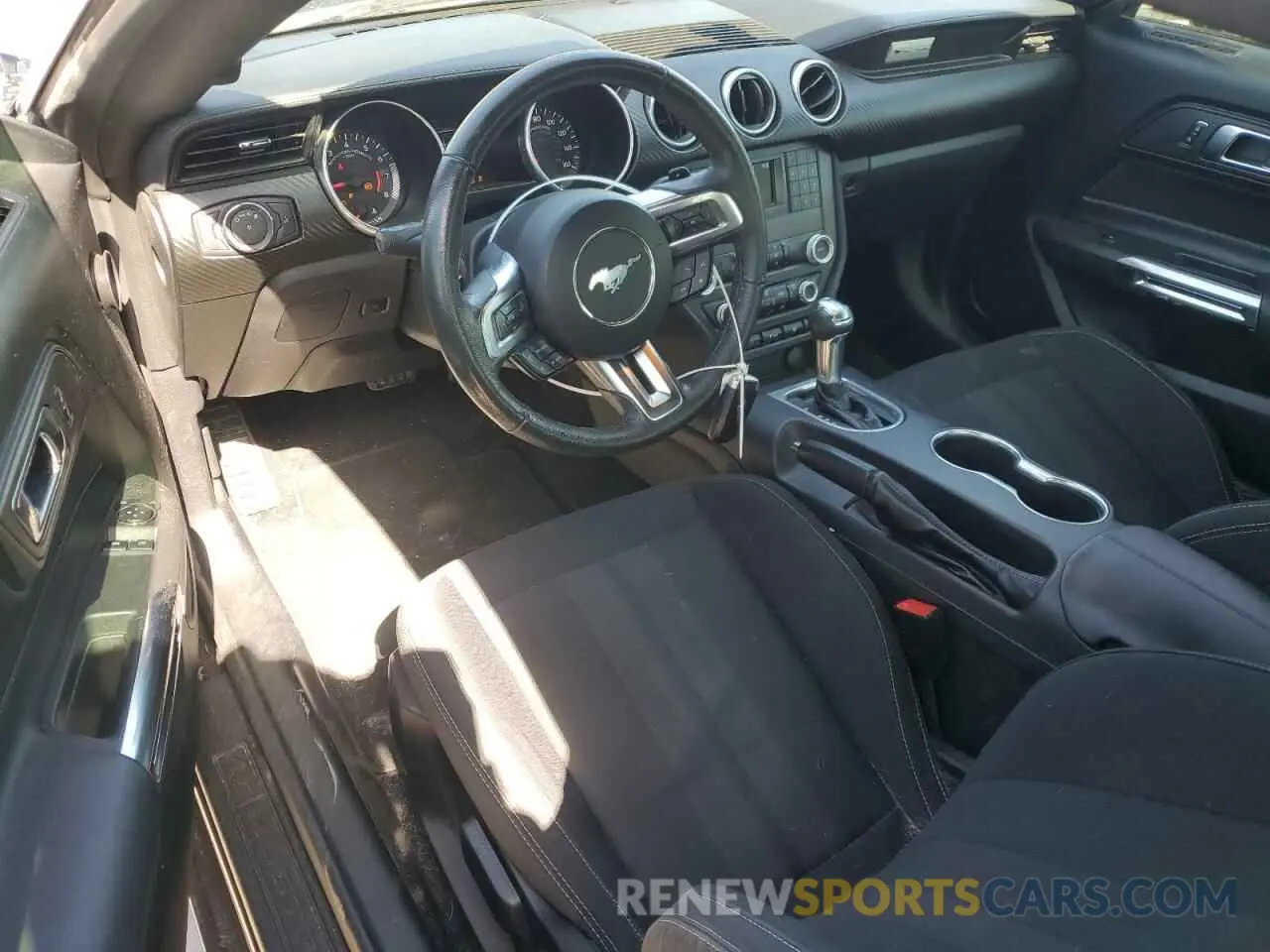 8 Photograph of a damaged car 1FA6P8TH5K5204262 FORD ALL Models 2019