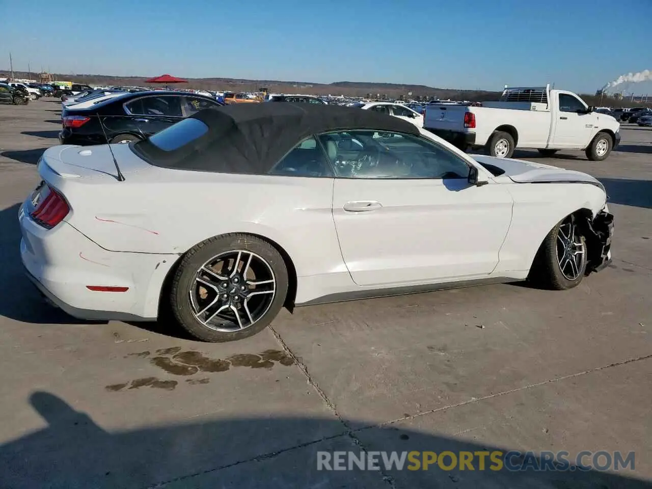 3 Photograph of a damaged car 1FATP8UH0K5104233 FORD ALL Models 2019