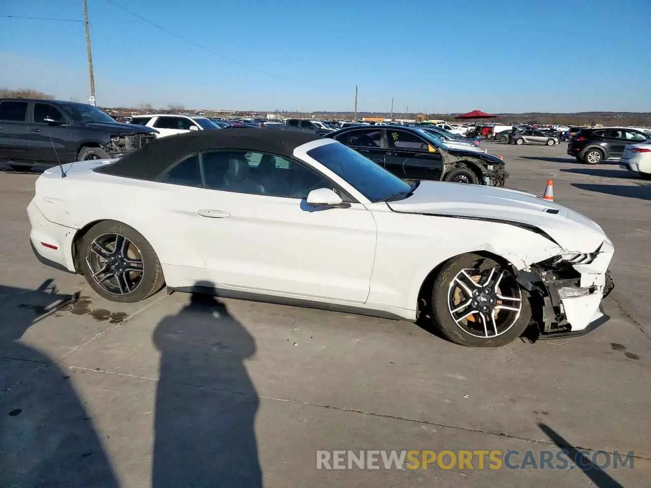 4 Photograph of a damaged car 1FATP8UH0K5104233 FORD ALL Models 2019
