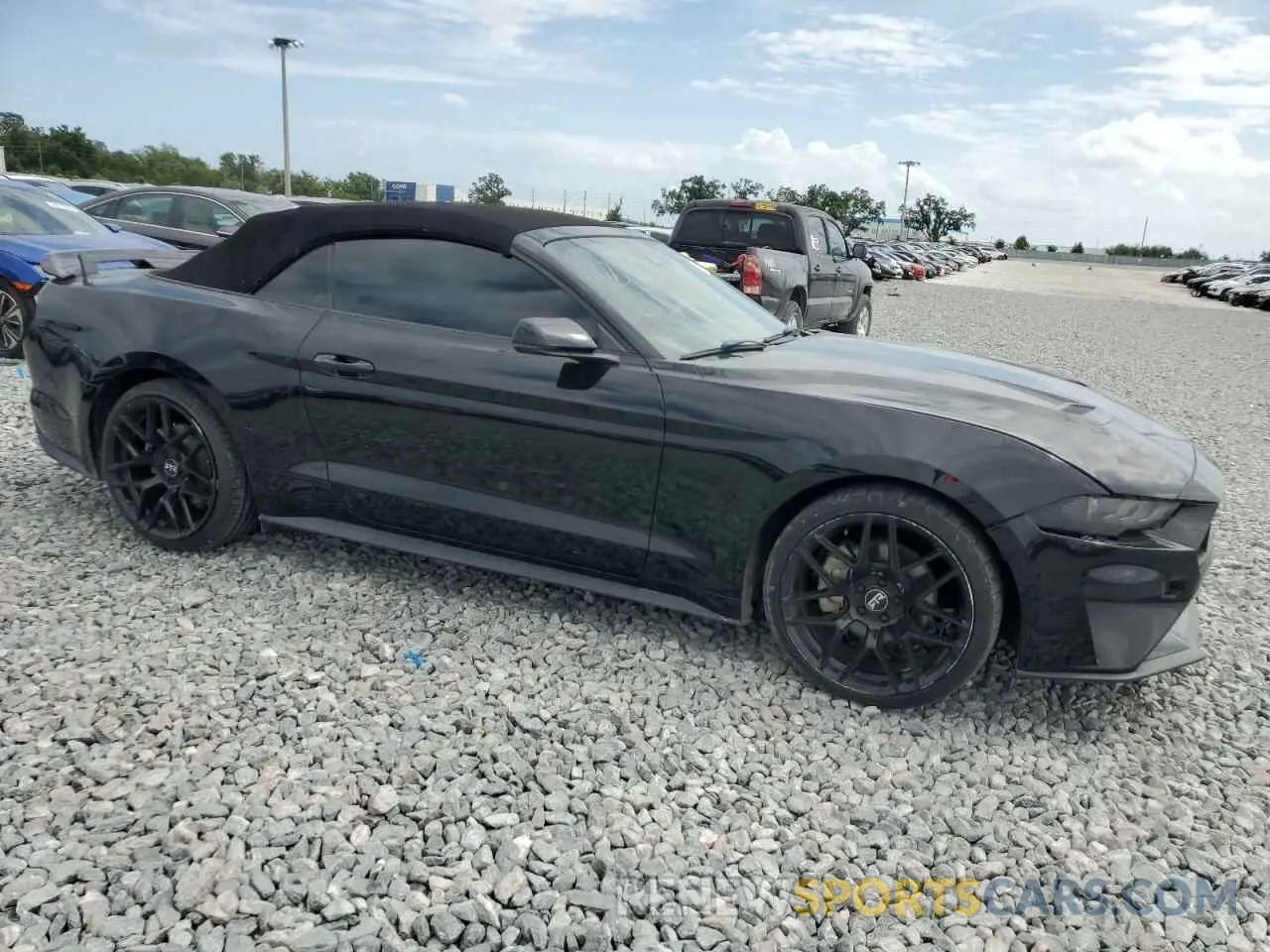 4 Photograph of a damaged car 1FATP8UH1K5162139 FORD ALL Models 2019