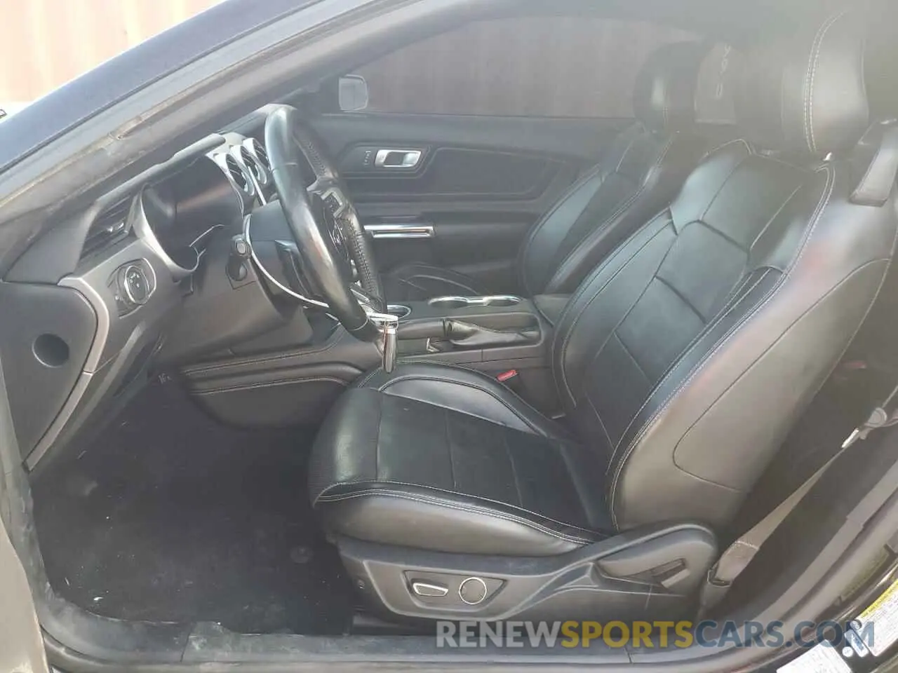 7 Photograph of a damaged car 1FATP8UH1K5162139 FORD ALL Models 2019