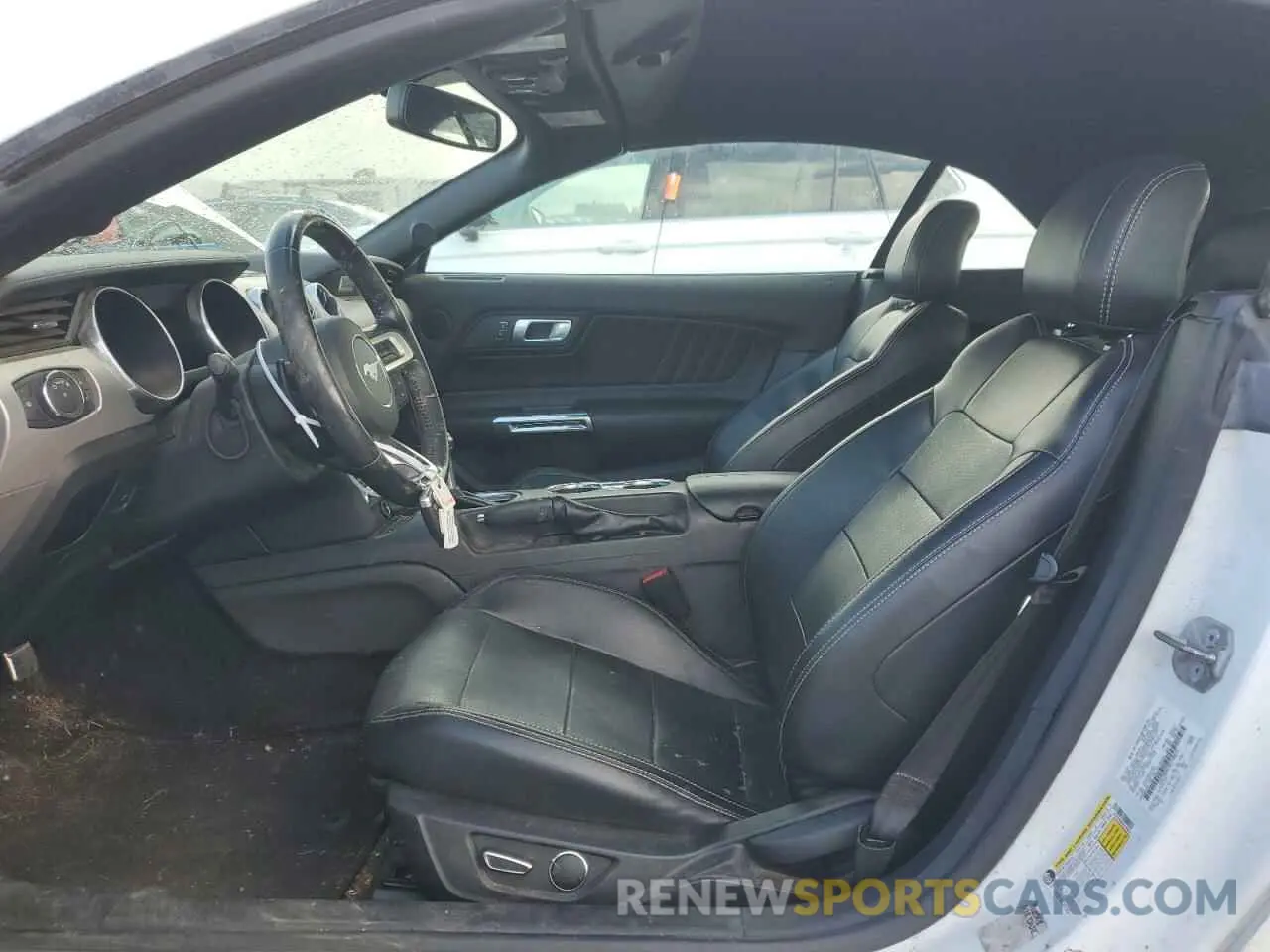 7 Photograph of a damaged car 1FATP8UH2K5148623 FORD ALL Models 2019