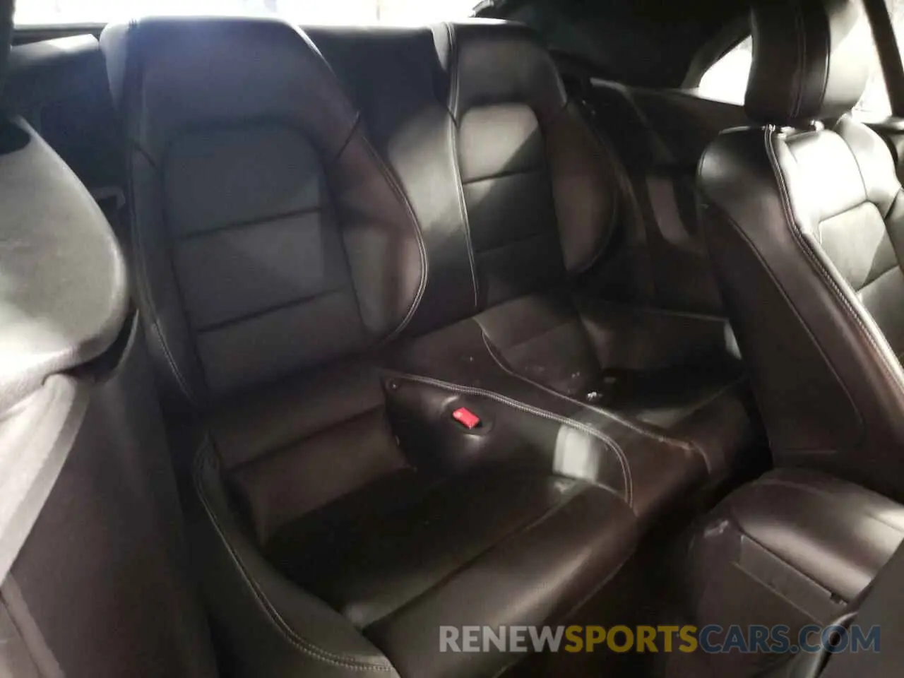 10 Photograph of a damaged car 1FATP8UH3K5149344 FORD ALL Models 2019