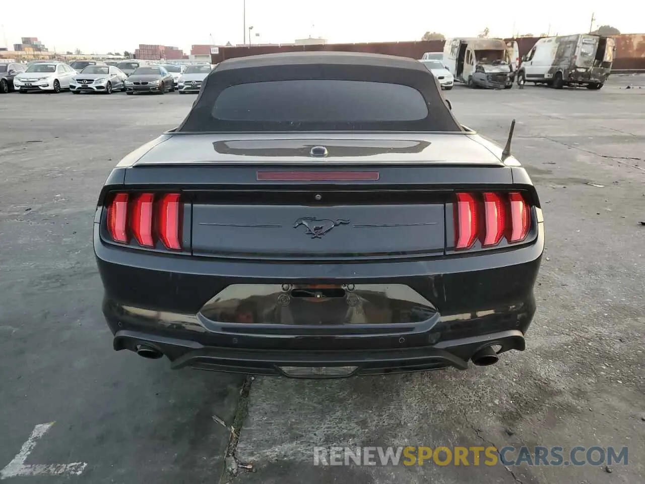 6 Photograph of a damaged car 1FATP8UH9K5182056 FORD ALL Models 2019