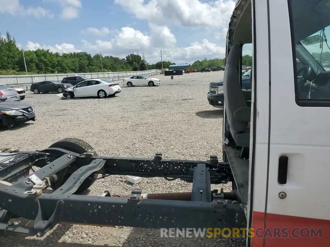 10 Photograph of a damaged car 1FDWE3F65KDC08679 FORD ALL Models 2019