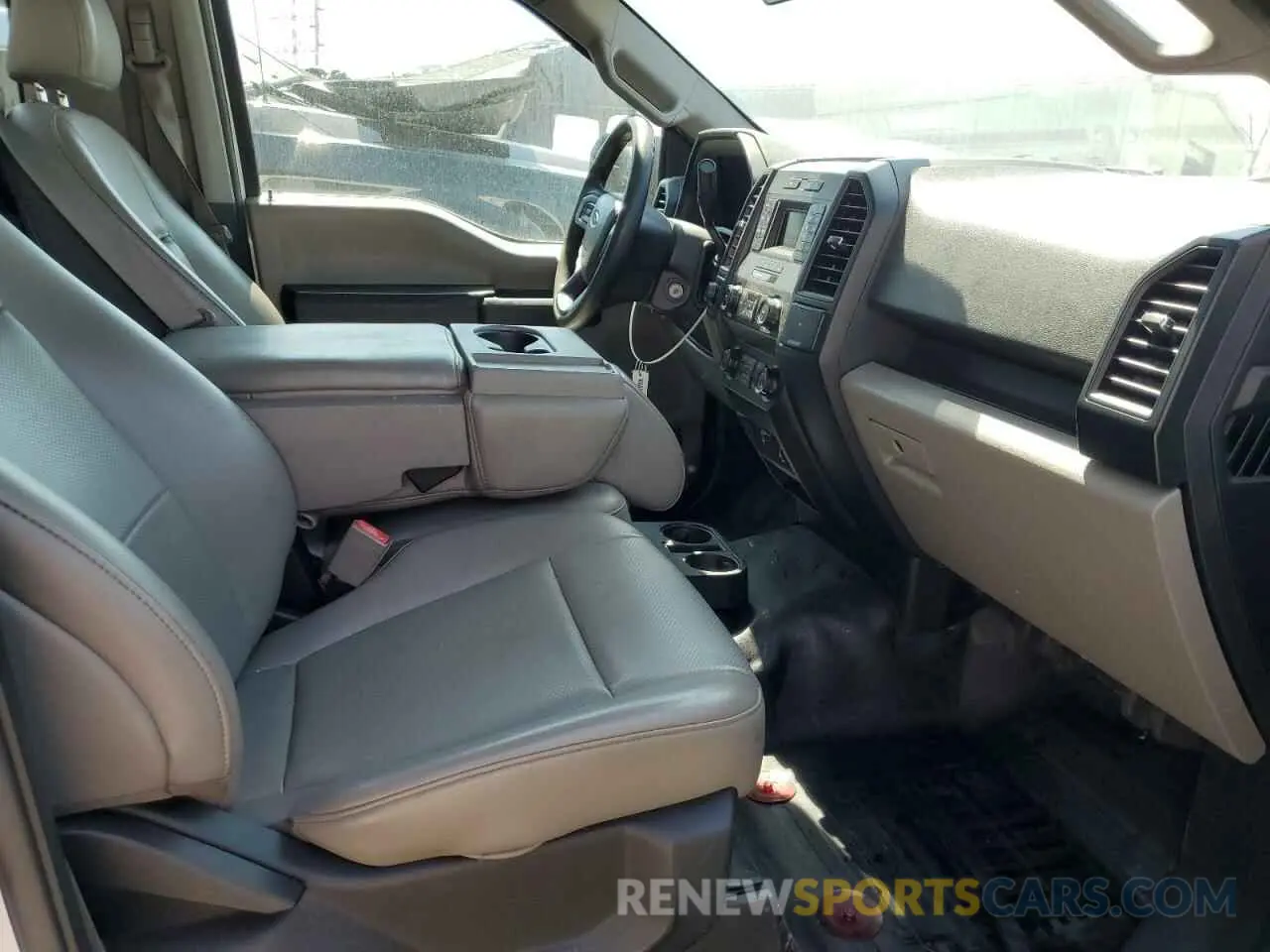 10 Photograph of a damaged car 1FTMF1CB0KKD11468 FORD All Models 2019