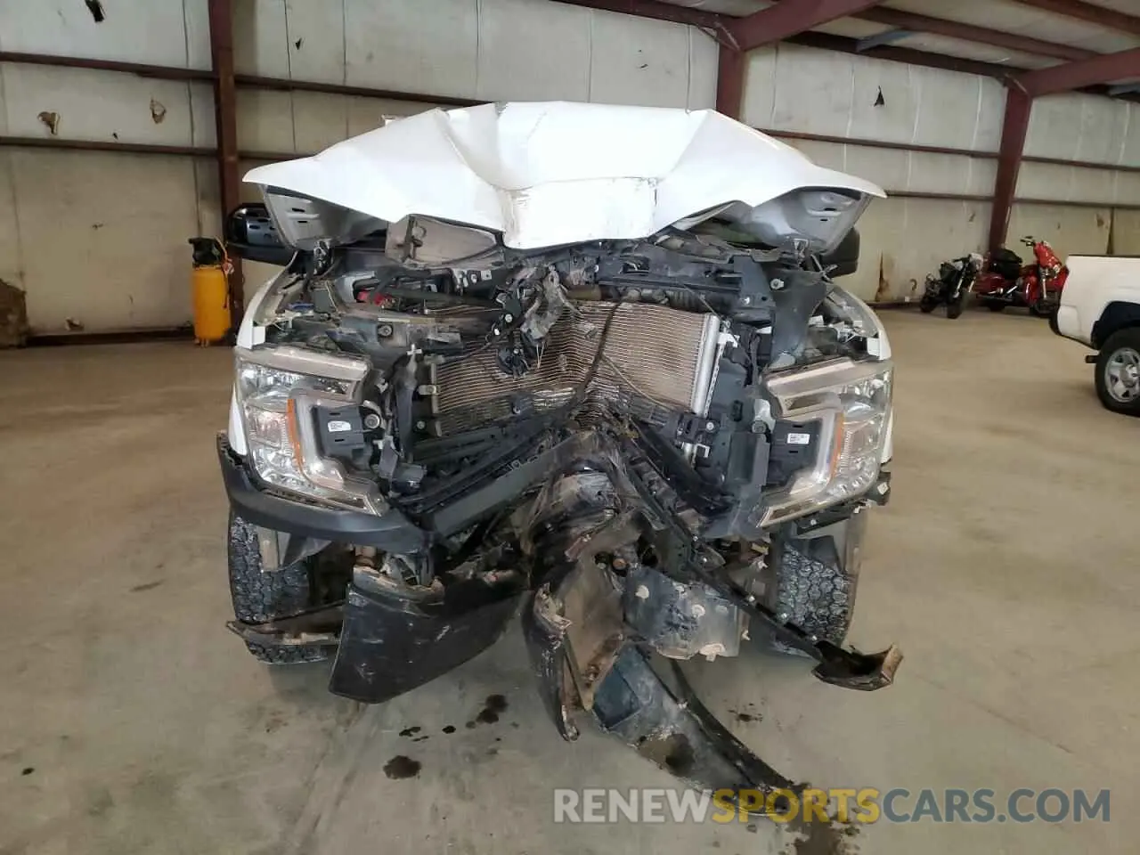 5 Photograph of a damaged car 1FTMF1CB2KKF10294 FORD All Models 2019