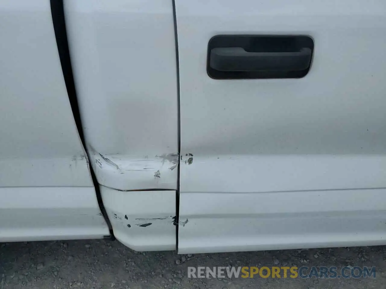10 Photograph of a damaged car 1FTMF1CB5KKC06909 FORD All Models 2019