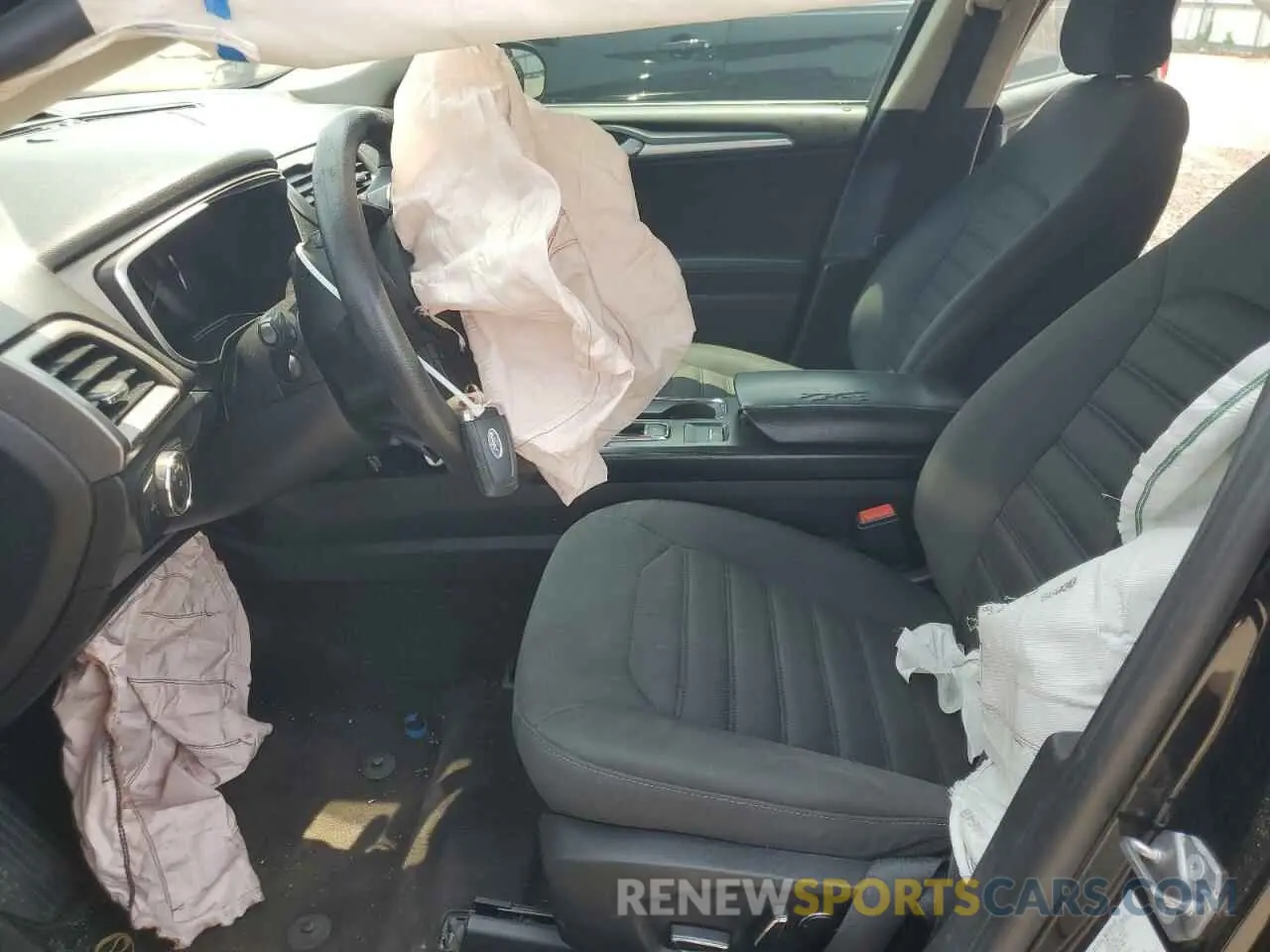 7 Photograph of a damaged car 3FA6P0HD5KR203648 FORD ALL Models 2019