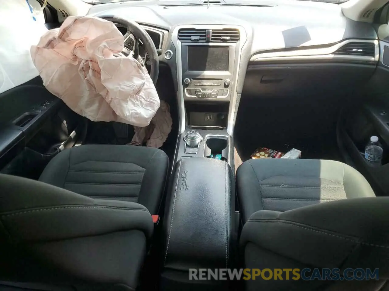 8 Photograph of a damaged car 3FA6P0HD5KR203648 FORD ALL Models 2019