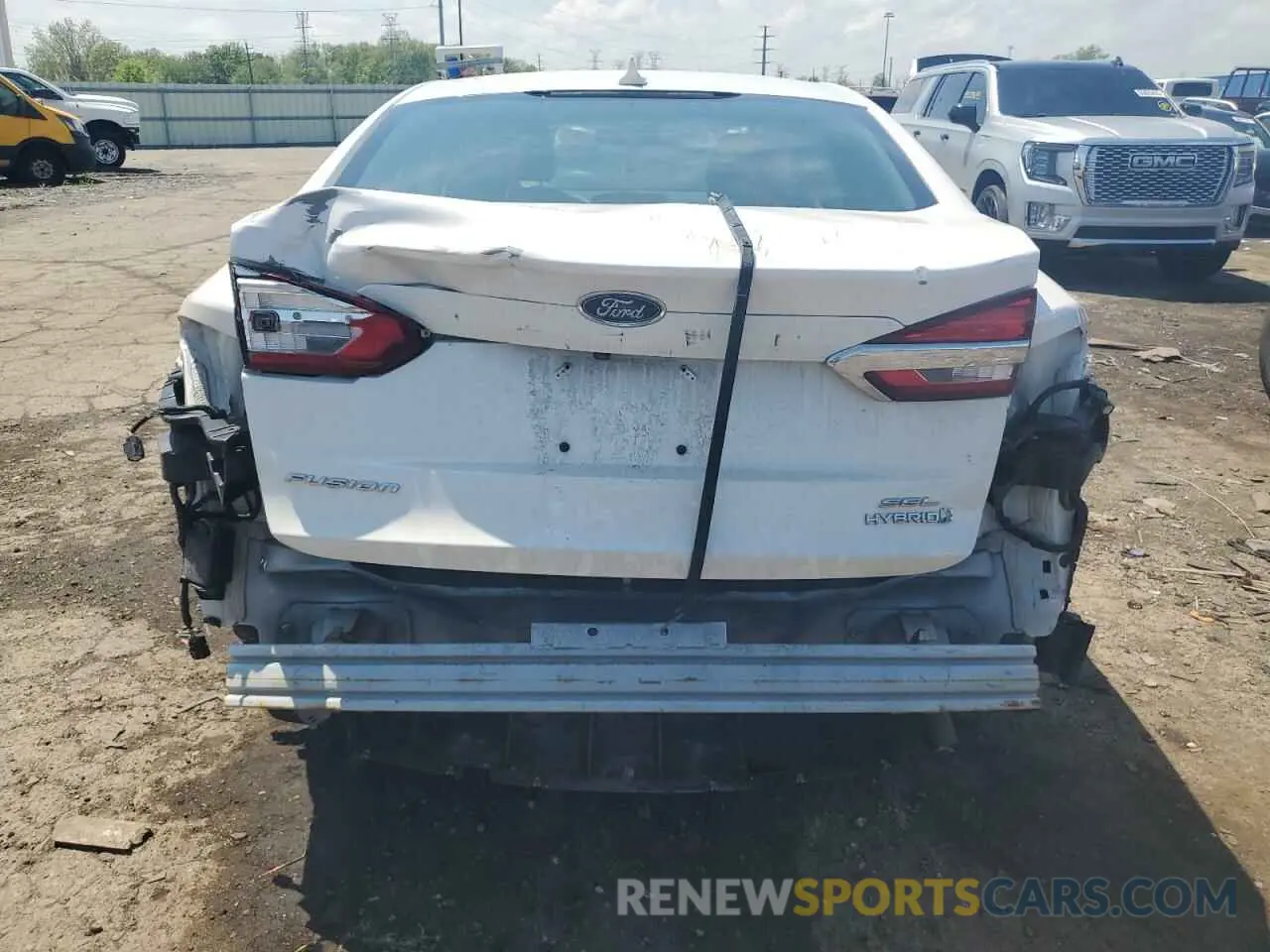 6 Photograph of a damaged car 3FA6P0MU2KR169075 FORD ALL Models 2019