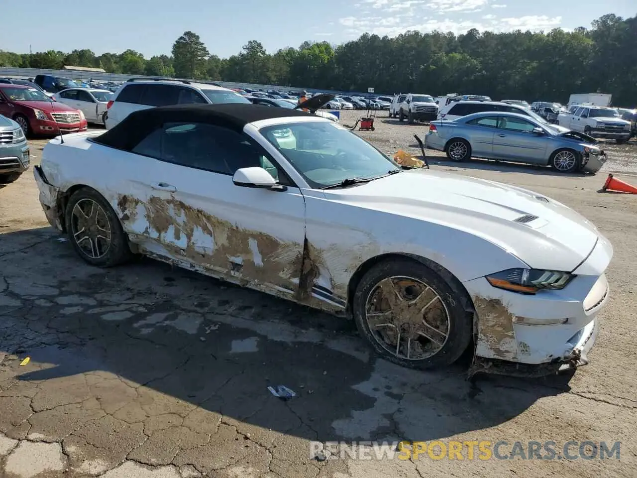 4 Photograph of a damaged car 1FATP8UH4L5131470 FORD ALL Models 2020