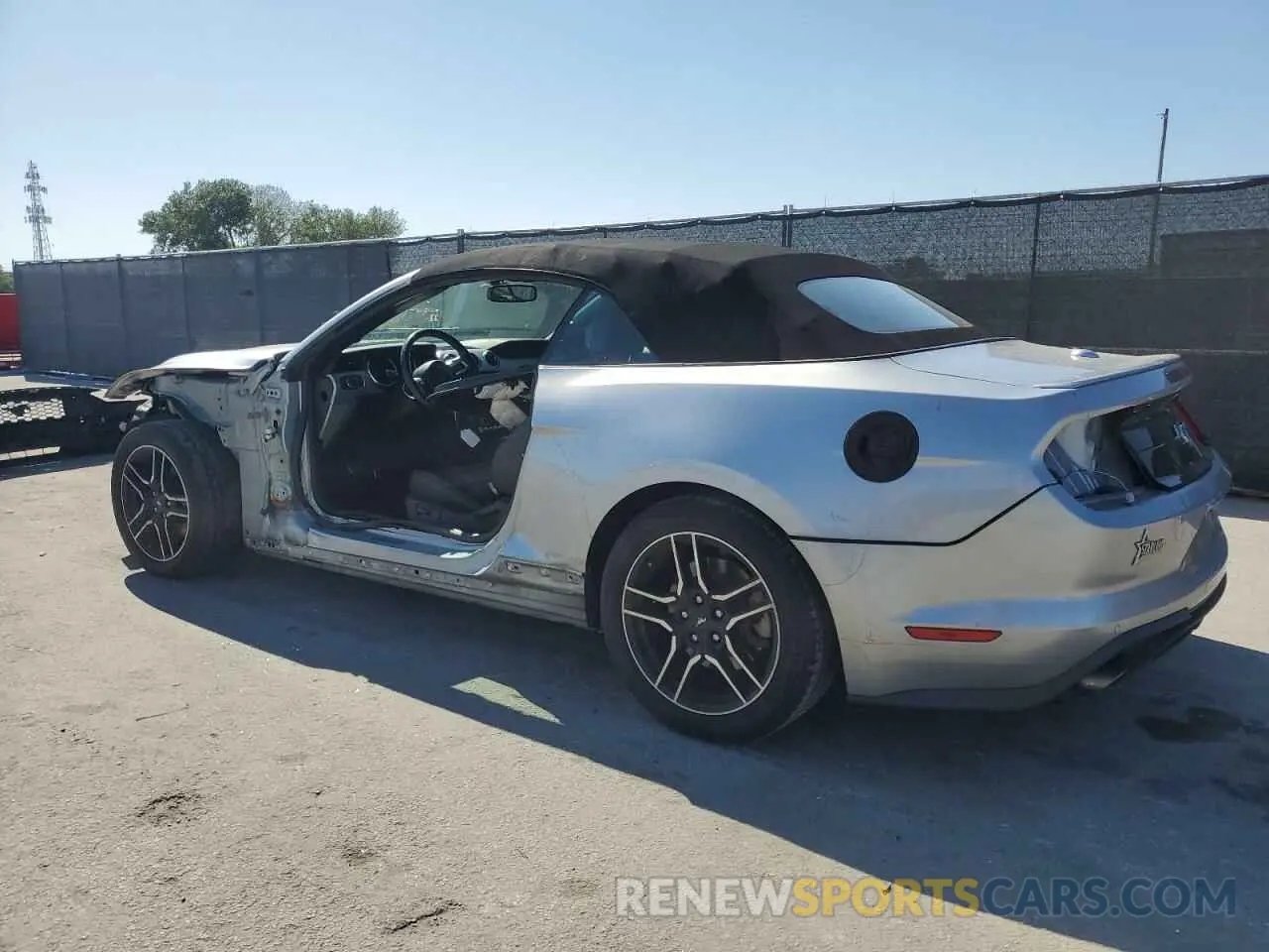 2 Photograph of a damaged car 1FATP8UH6L5132071 FORD ALL Models 2020