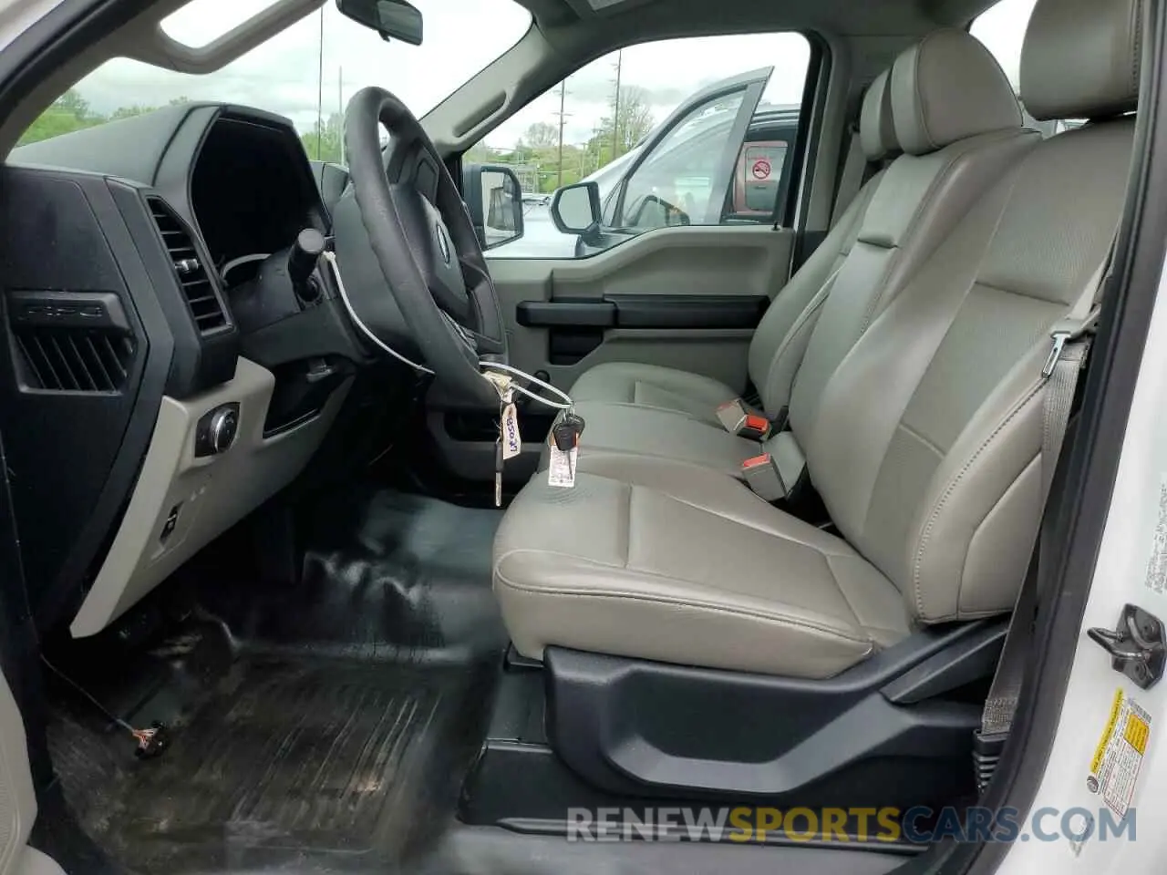 7 Photograph of a damaged car 1FTMF1EP1LKE10715 FORD All Models 2020