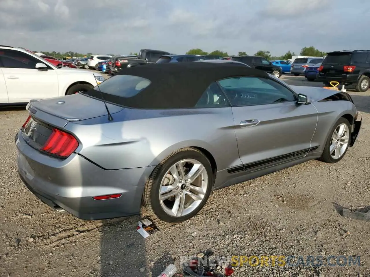 3 Photograph of a damaged car 1FATP8UH2M5133090 FORD ALL Models 2021