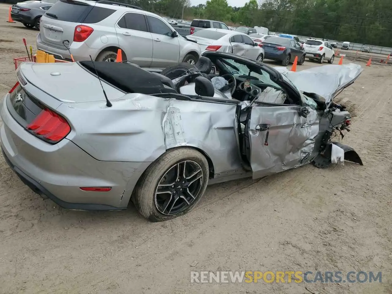 3 Photograph of a damaged car 1FATP8UH3M5122566 FORD ALL Models 2021