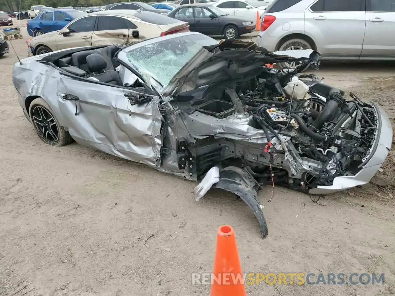 4 Photograph of a damaged car 1FATP8UH3M5122566 FORD ALL Models 2021