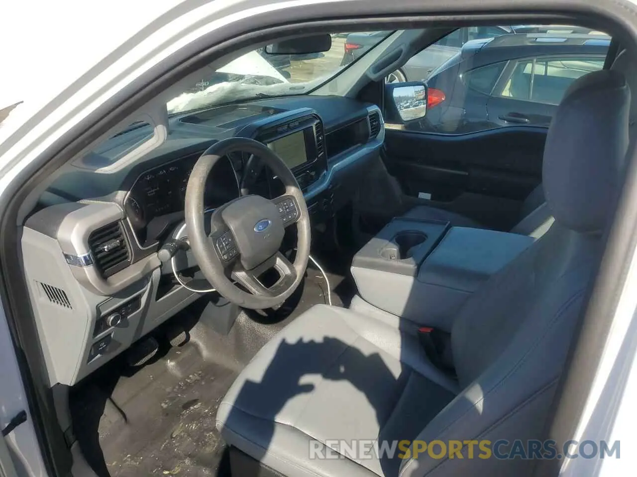 8 Photograph of a damaged car 1FTMF1CB3NKD05099 FORD All Models 2022