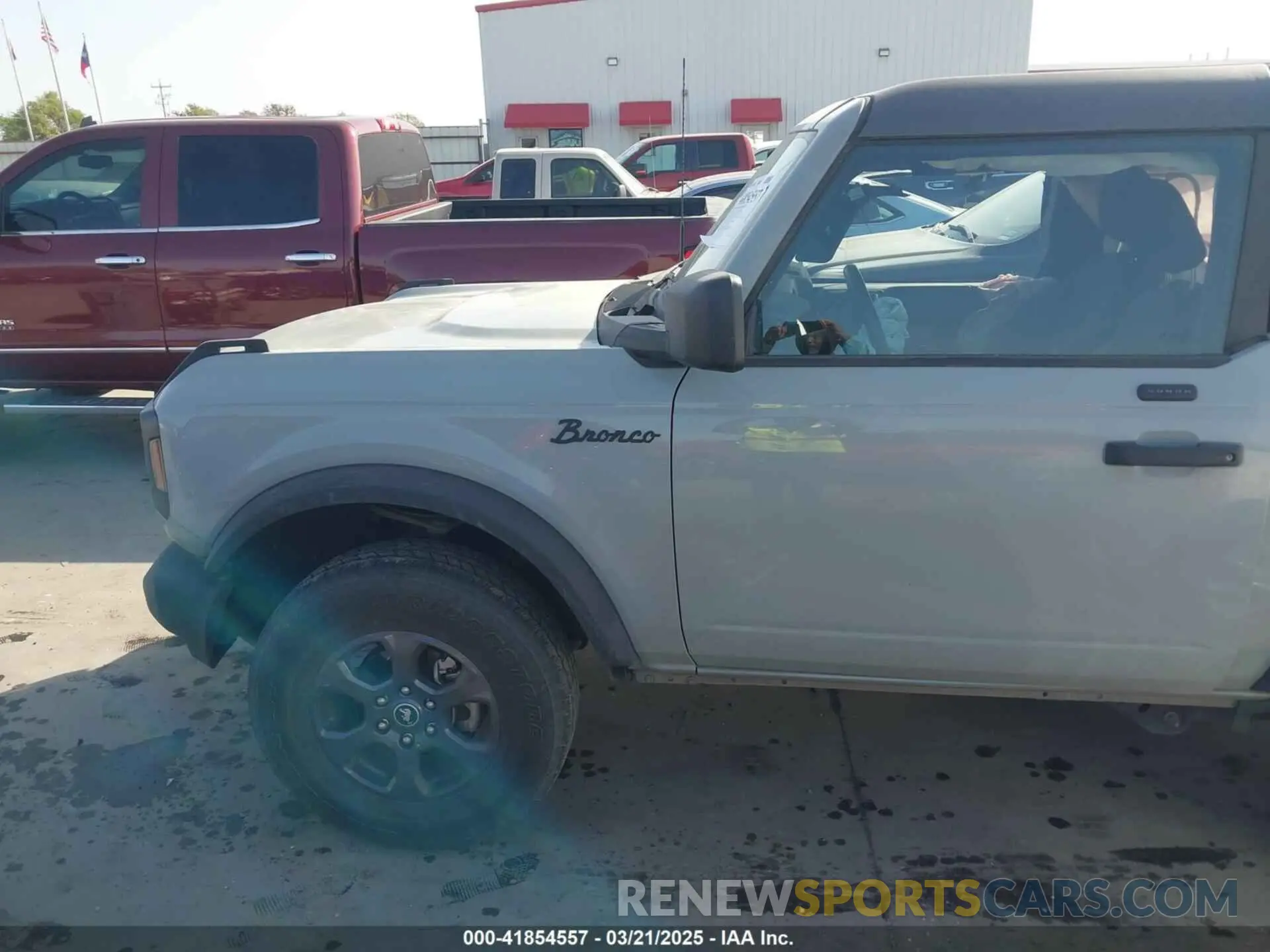 15 Photograph of a damaged car 1FMDE5AH2MLA77389 FORD BRONCO 2021
