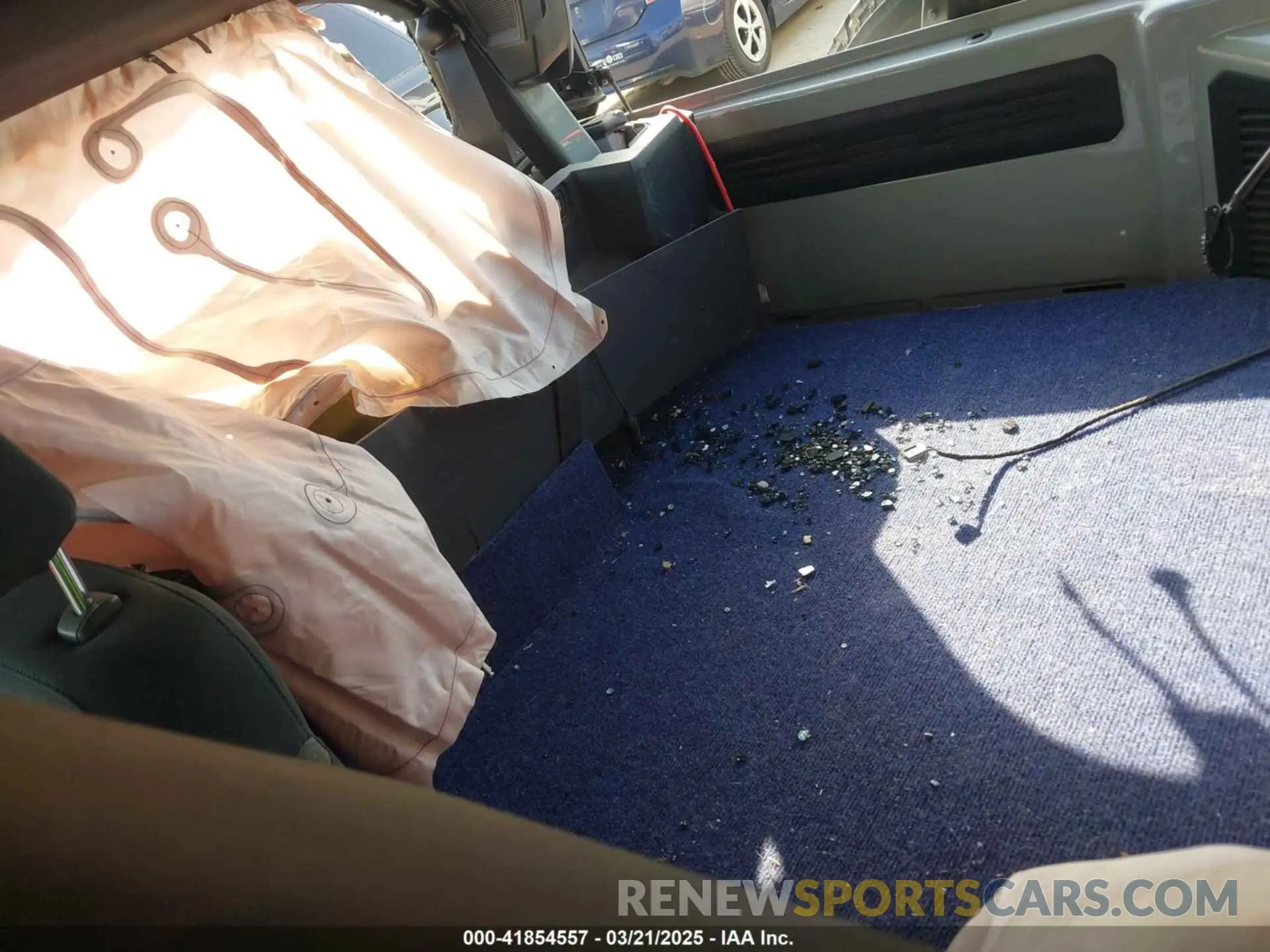 8 Photograph of a damaged car 1FMDE5AH2MLA77389 FORD BRONCO 2021