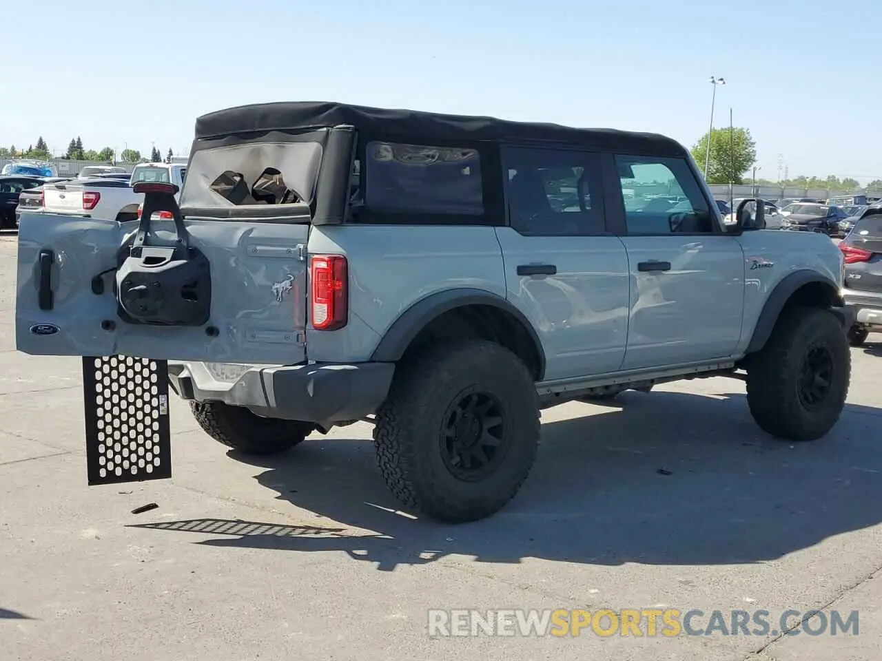 3 Photograph of a damaged car 1FMDE5BH0MLA73646 FORD BRONCO 2021