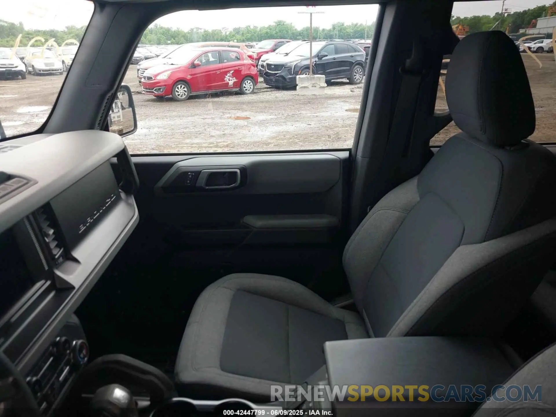 5 Photograph of a damaged car 1FMDE5BH0MLA98255 FORD BRONCO 2021