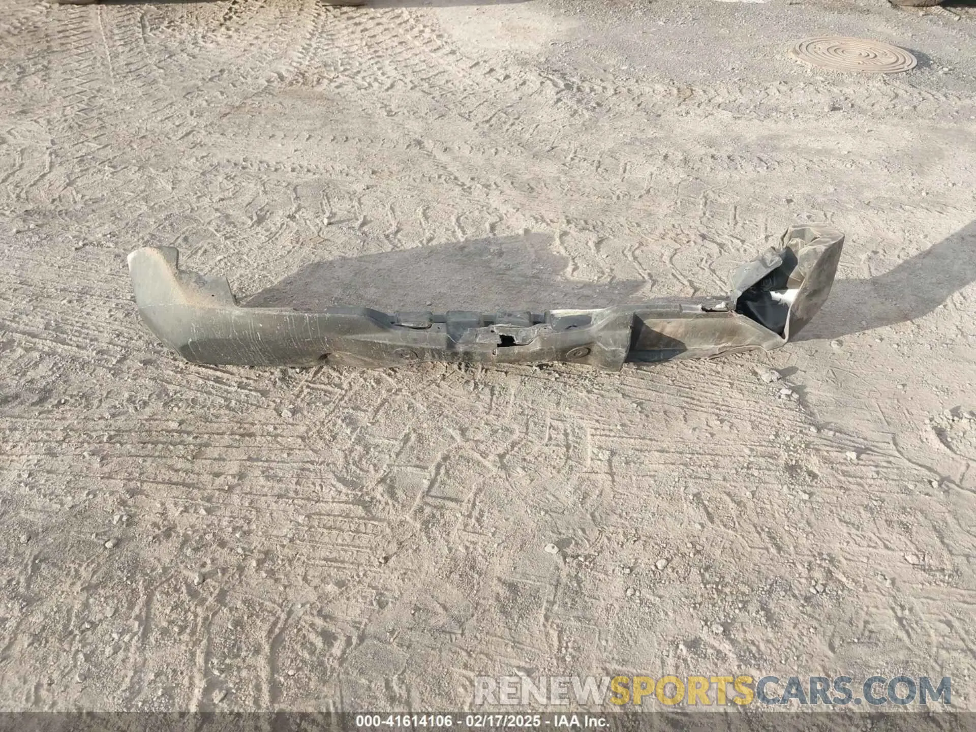 12 Photograph of a damaged car 1FMDE5BH4MLA60883 FORD BRONCO 2021