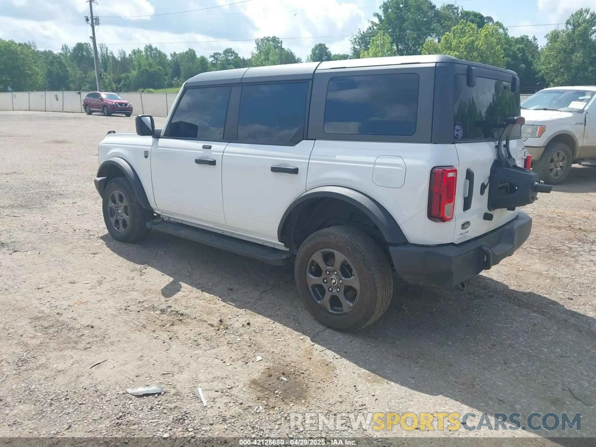 3 Photograph of a damaged car 1FMDE5BH6MLA80102 FORD BRONCO 2021